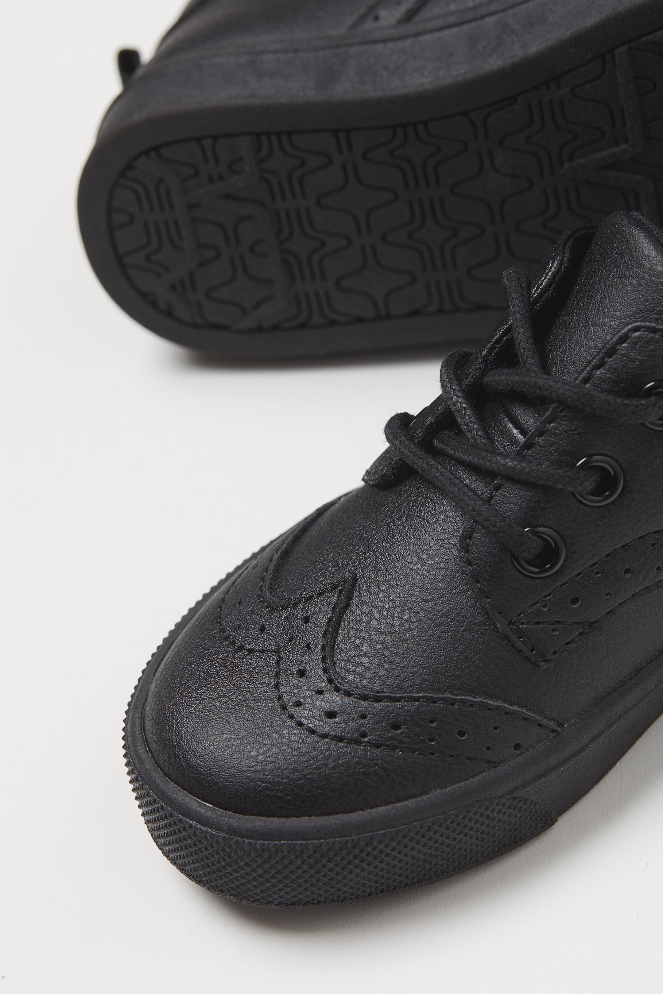 Größeres Bild ansehen: Sneaker mit Brogue-Muster - Schwarz - Kids | H&M DE 3