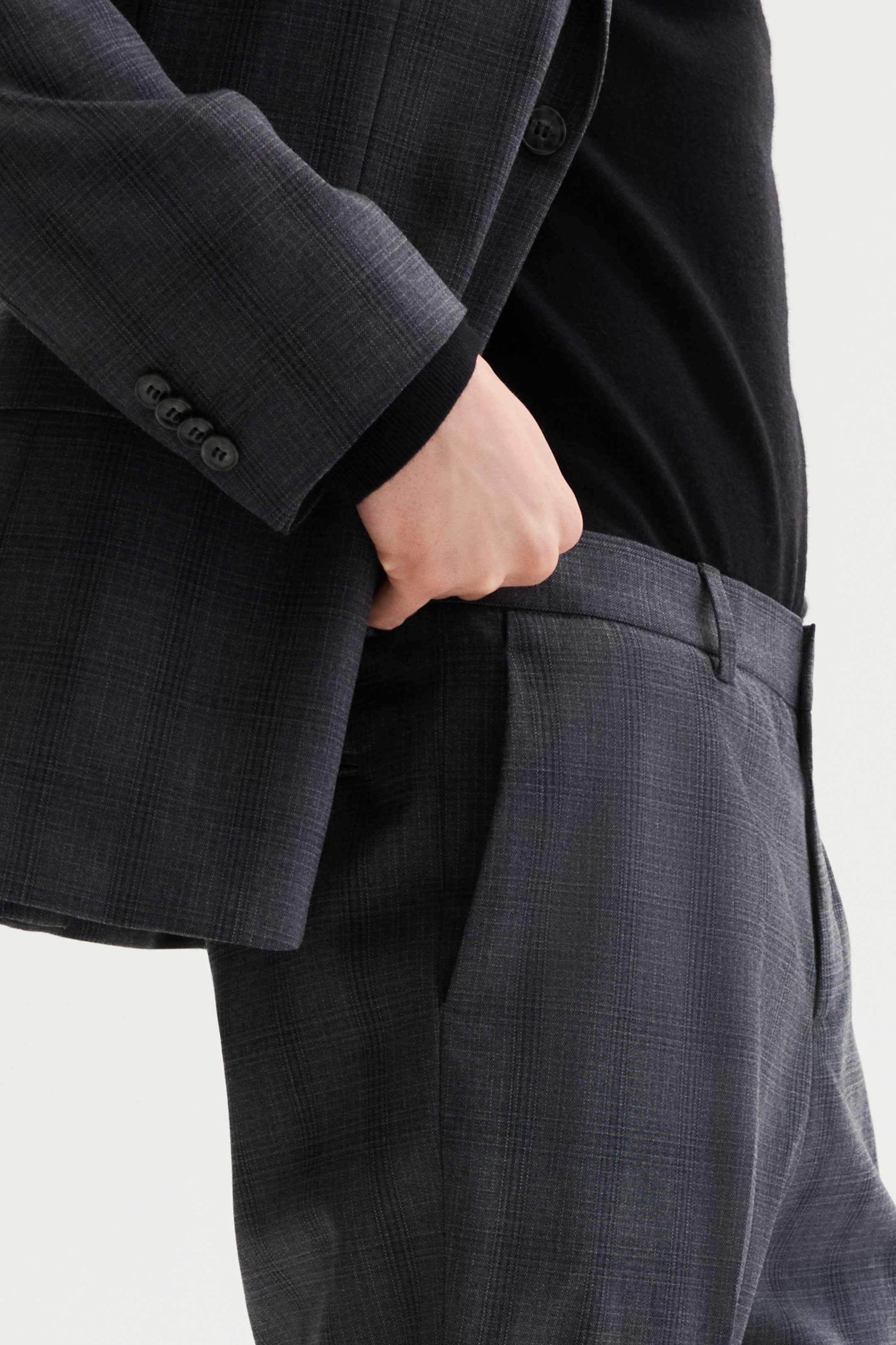 Pantalon d'habit près du corps