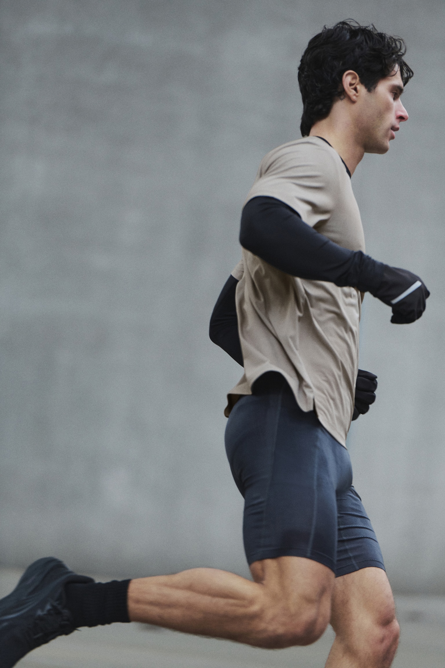 Мужская футболка H&M Move Mesh Sports with DryMove™, цвет: Бежевый — фото 6