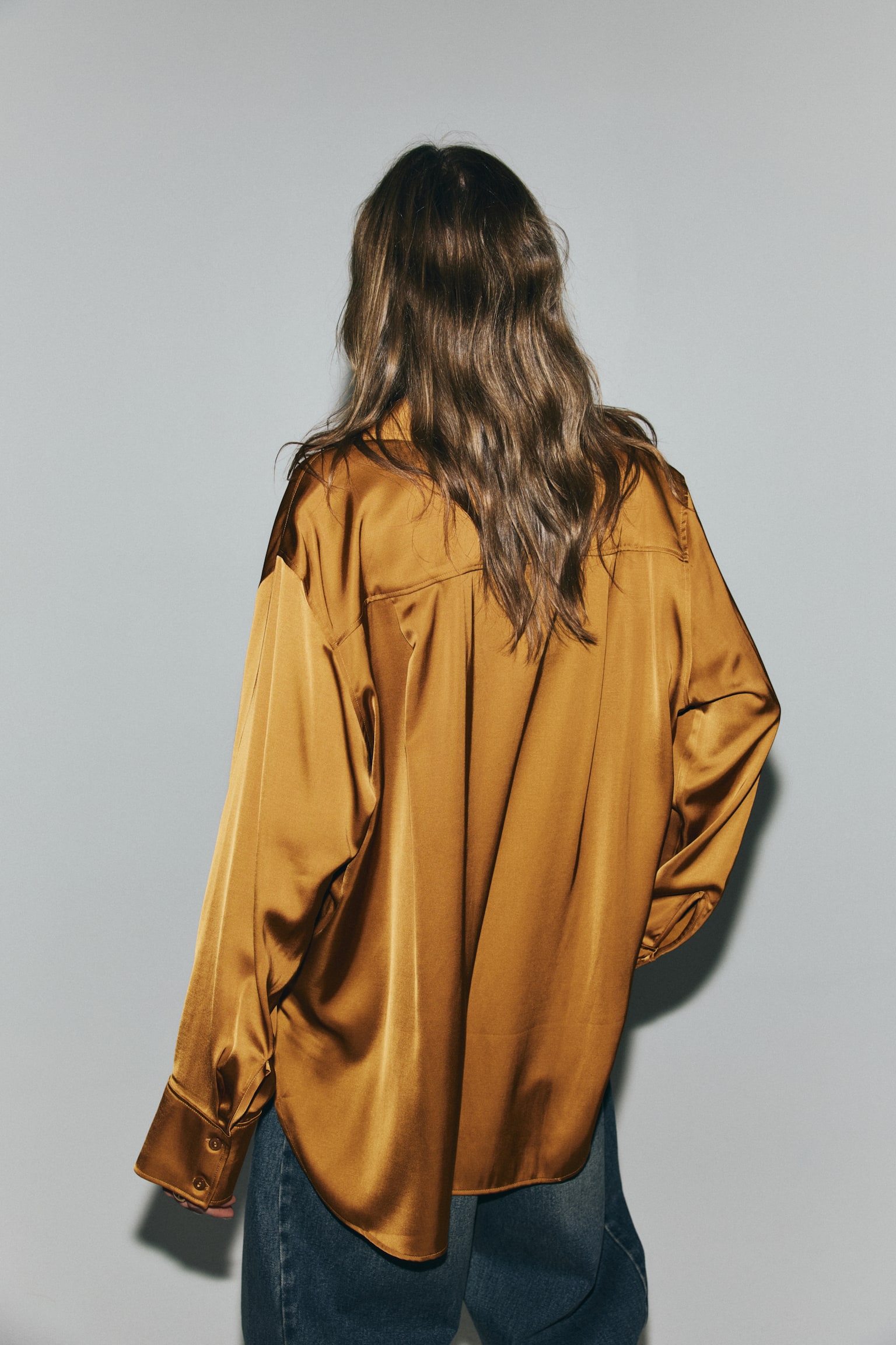 Oversized satin shirt - Dark golden yellow - 4
