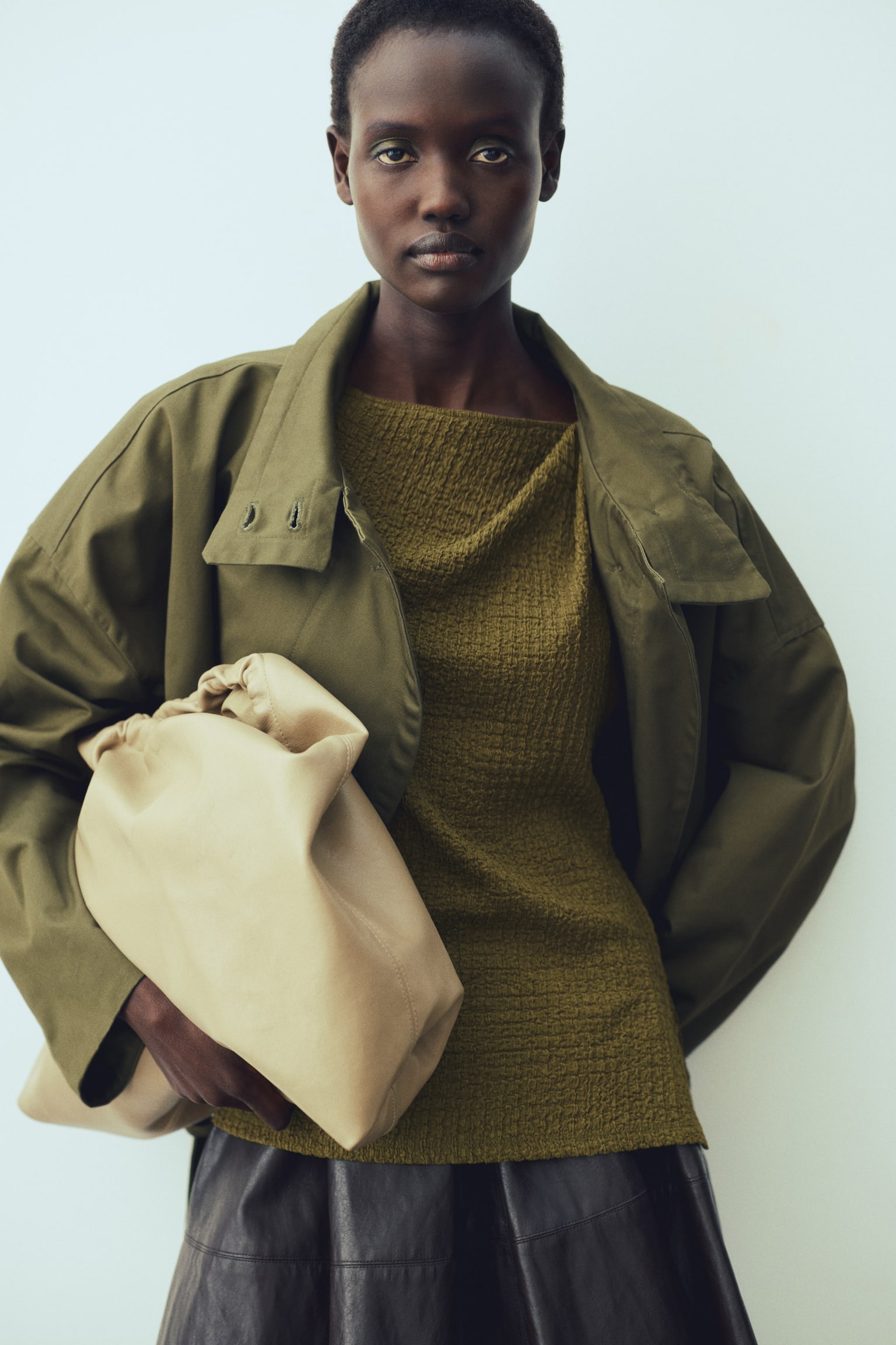 Áo có chi tiết xoắn - Màu xanh kaki đậm - 4