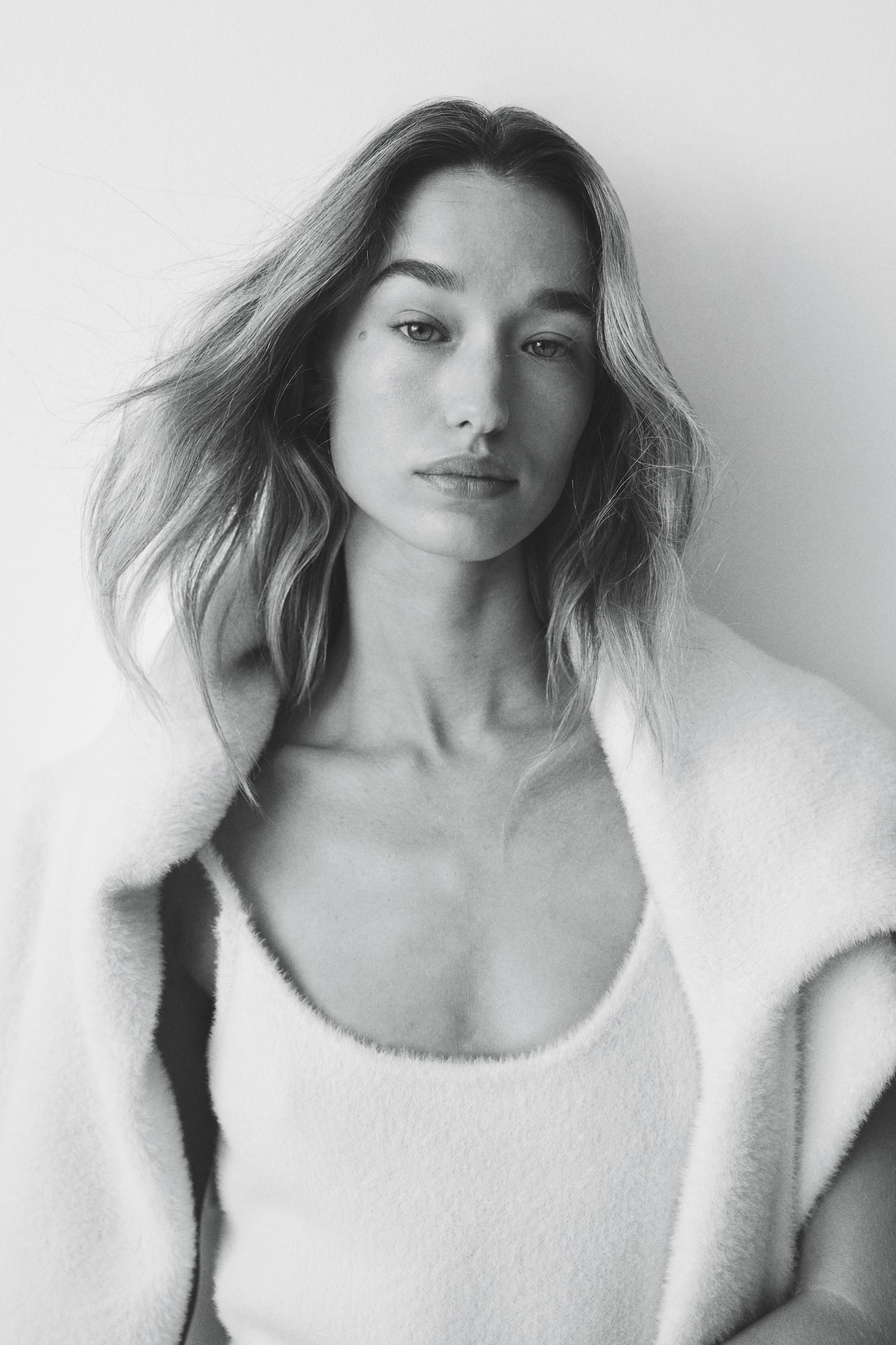 Abito in maglia pelosa con spalline sottili - Crema - 4