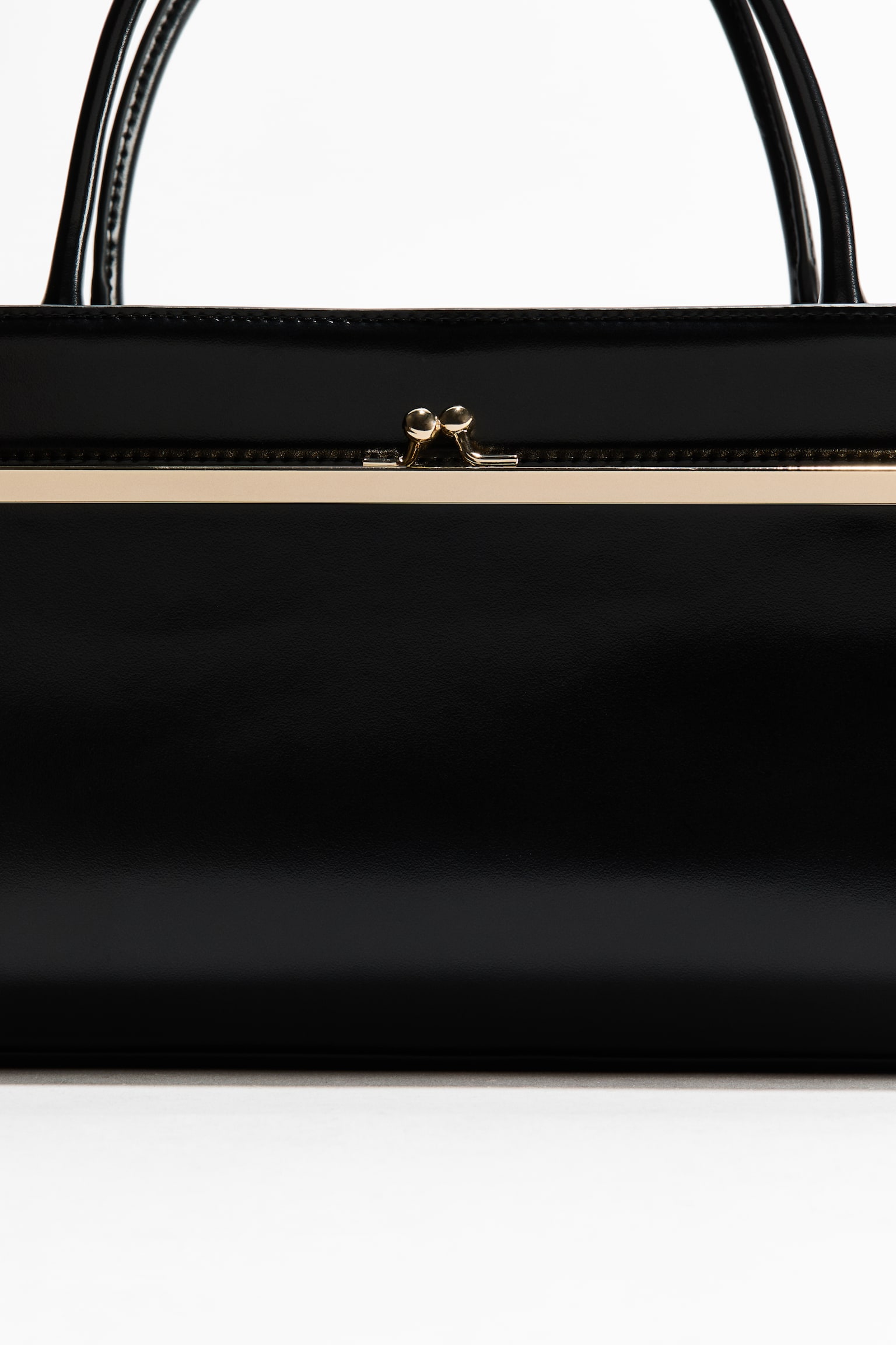 Женская сумка H&M Elongated Coated Handbag, цвет: Чёрный — фото 6
