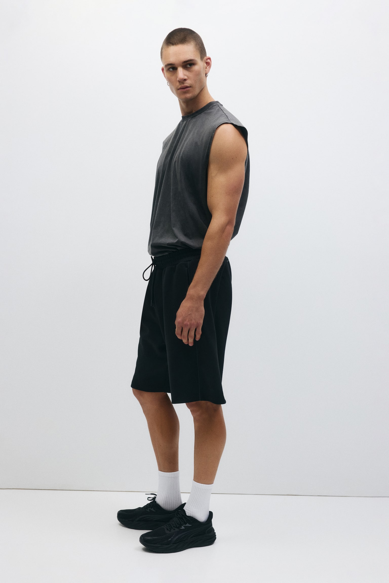 Loose Fit Sports shorts with DryMove™ - Black/Beige/Light grey marl - 4