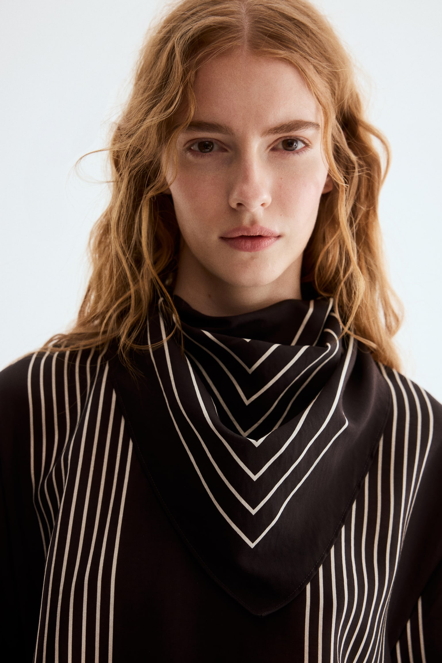 Blouse avec foulard - 5