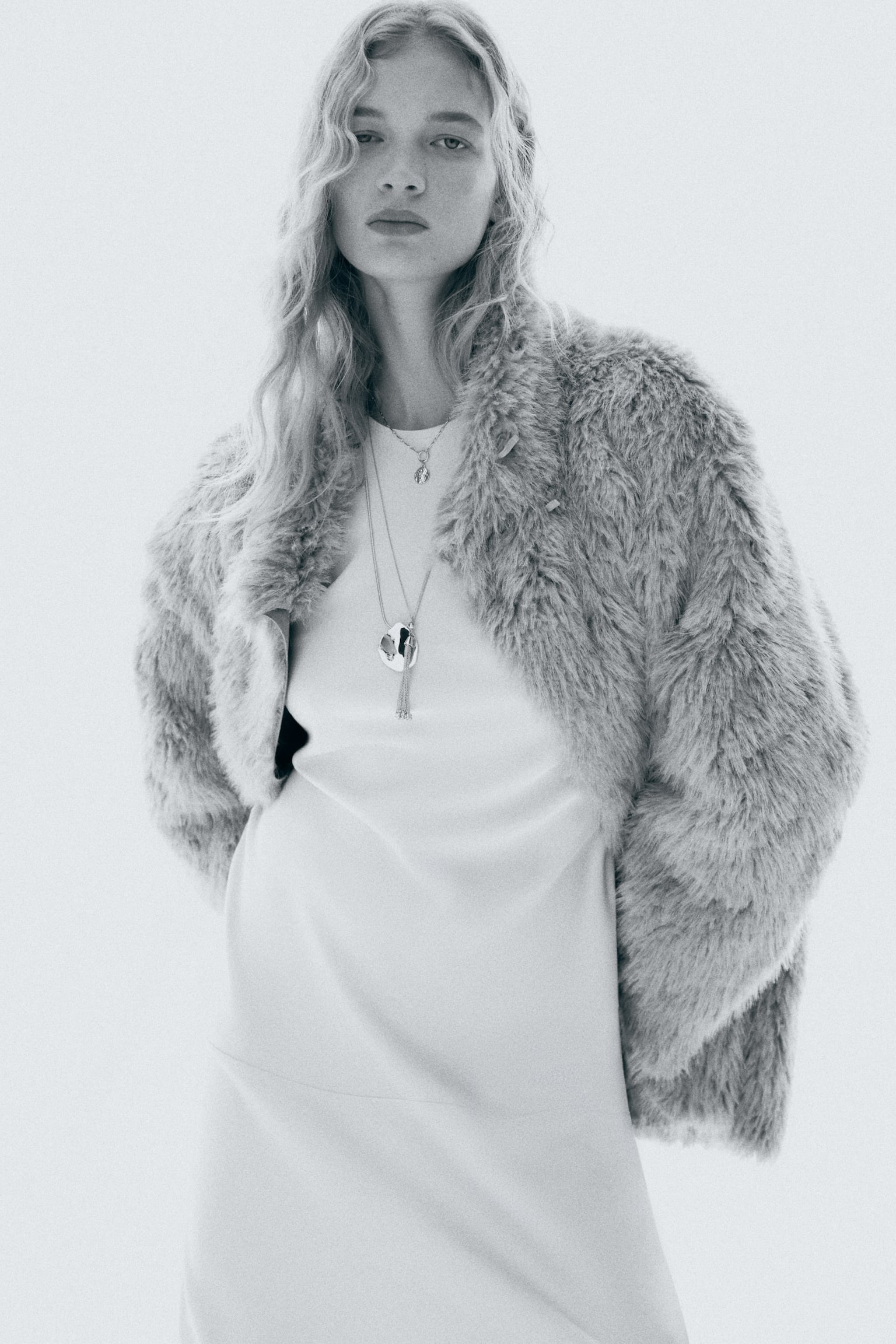 Sukienka z odkrytymi plecami i wiązaniem - Jasnobeżowy/Oliwkowy - 4