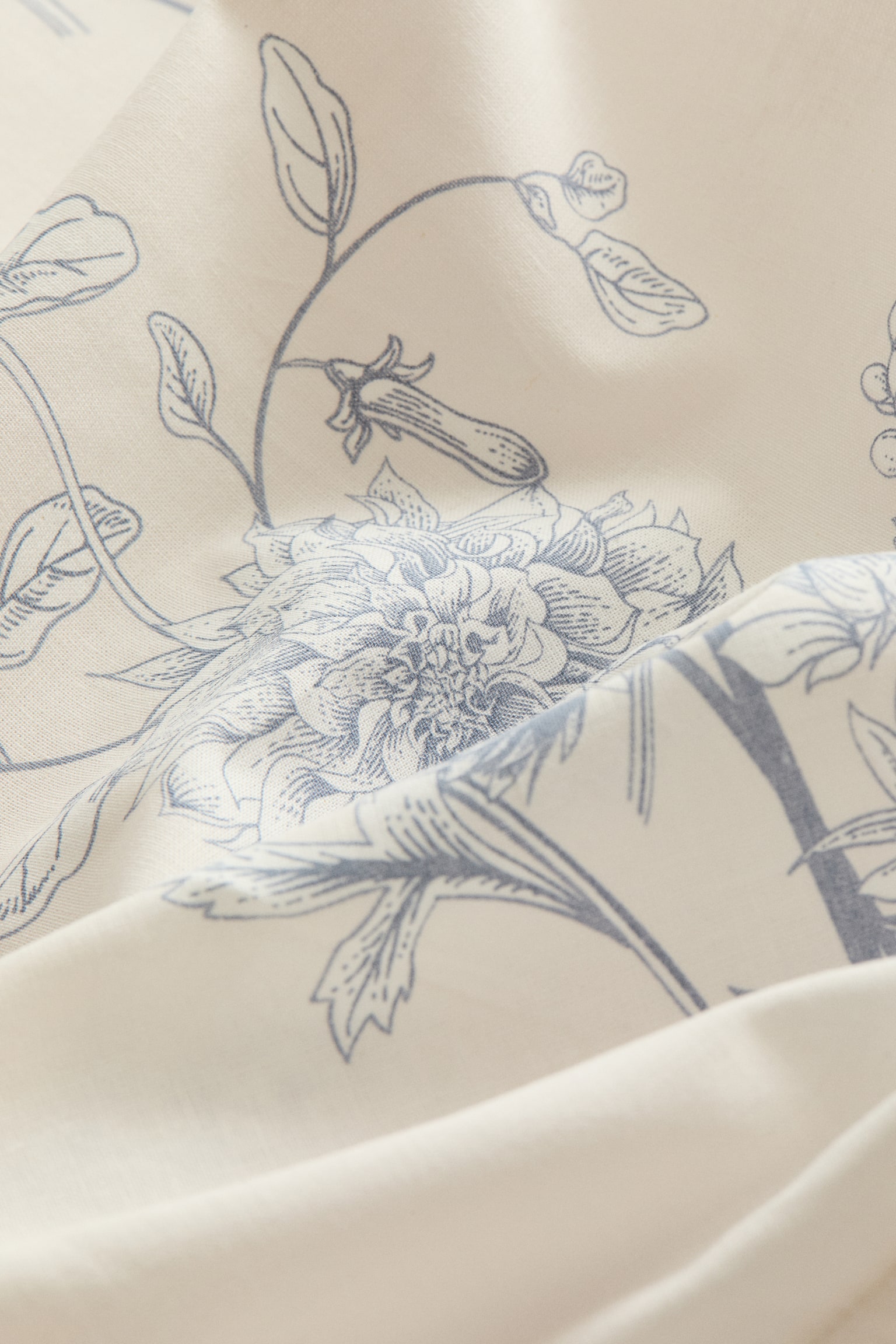 Flounced cotton-blend double/king valance - White/Blue floral/White/Cream/Floral - 3