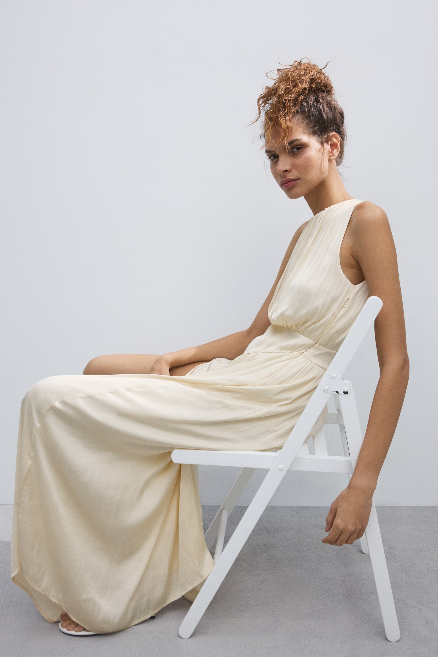 Gathered satin dress - 6