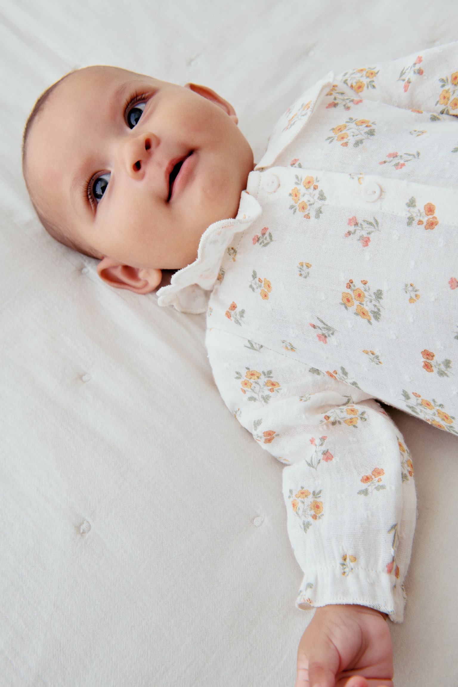 Детский комбинезон H&M Cotton Muslin Romper Suit, цвет: Кремовый / С принтом — фото 3