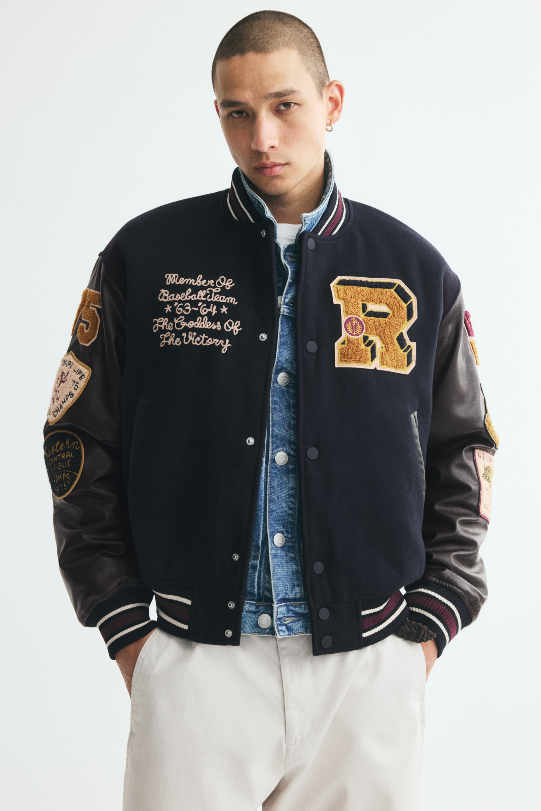 Büyük resmi görüntüle: Motif Detaylı Beyzbol Ceketi - Lacivert/Willington Central - ERKEK | H&M TR 1
