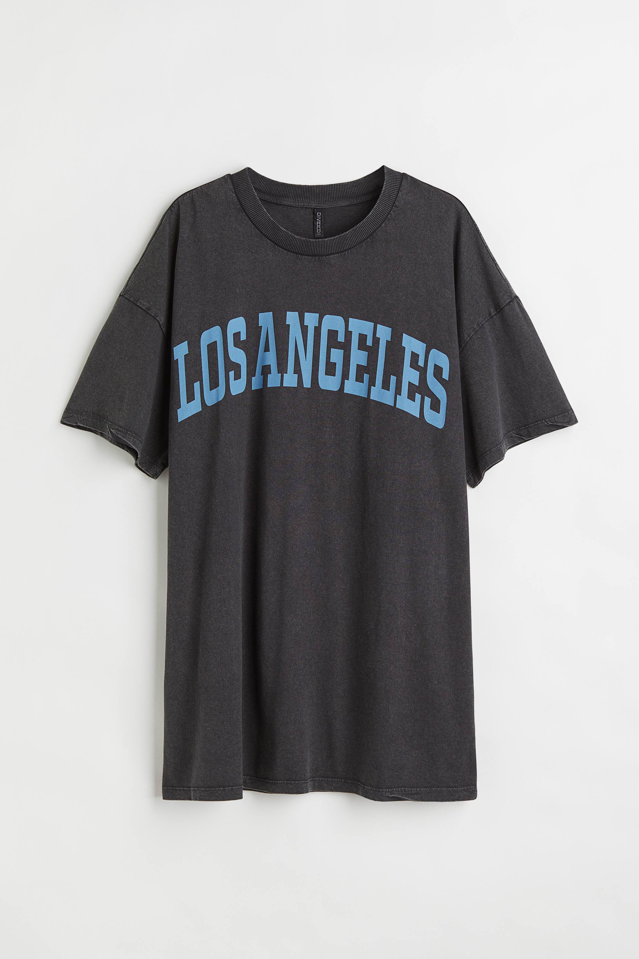 View larger image: H&M+ Oversized printed T-shirt dress - Black/Los Angeles - Ladies | H&M 1