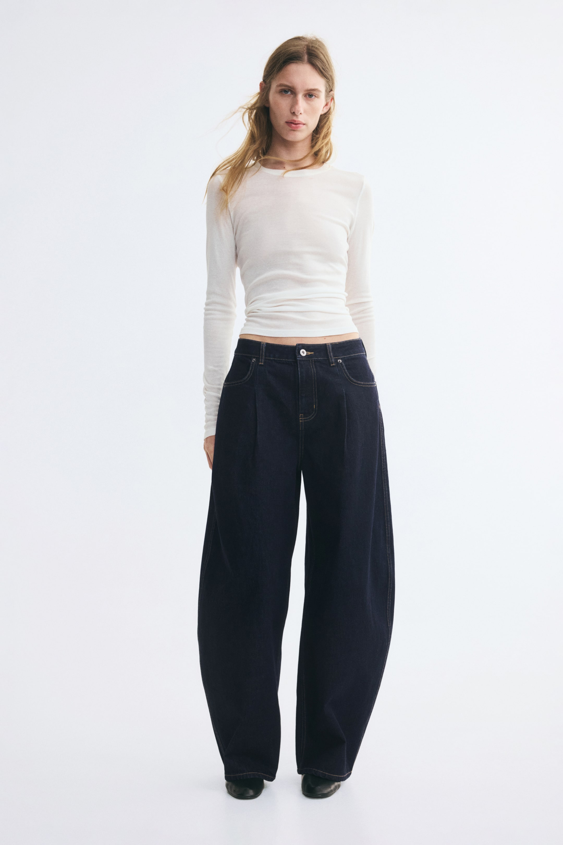 View larger image: Barrel Regular Waist Jeans - Dark denim blue - Ladies | H&M 1