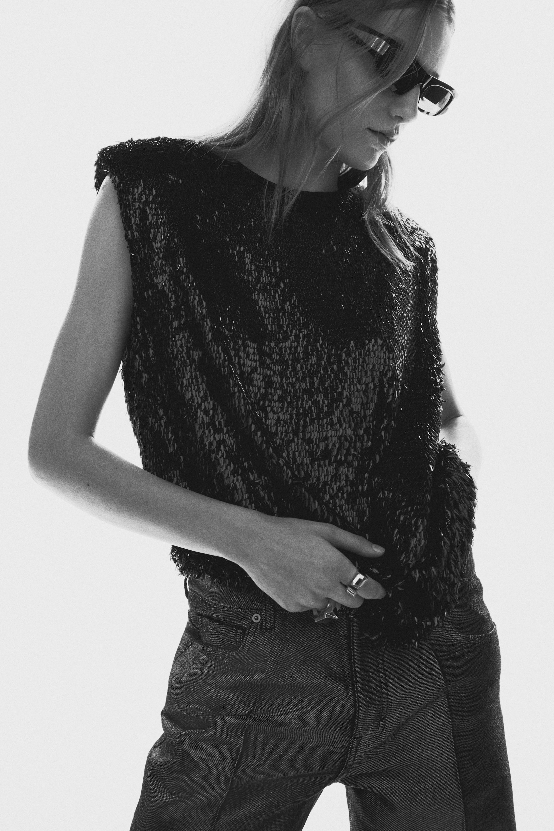 Agrandir l'image: Top à sequins avec épaulettes - Noir - FEMME | H&M CH 4