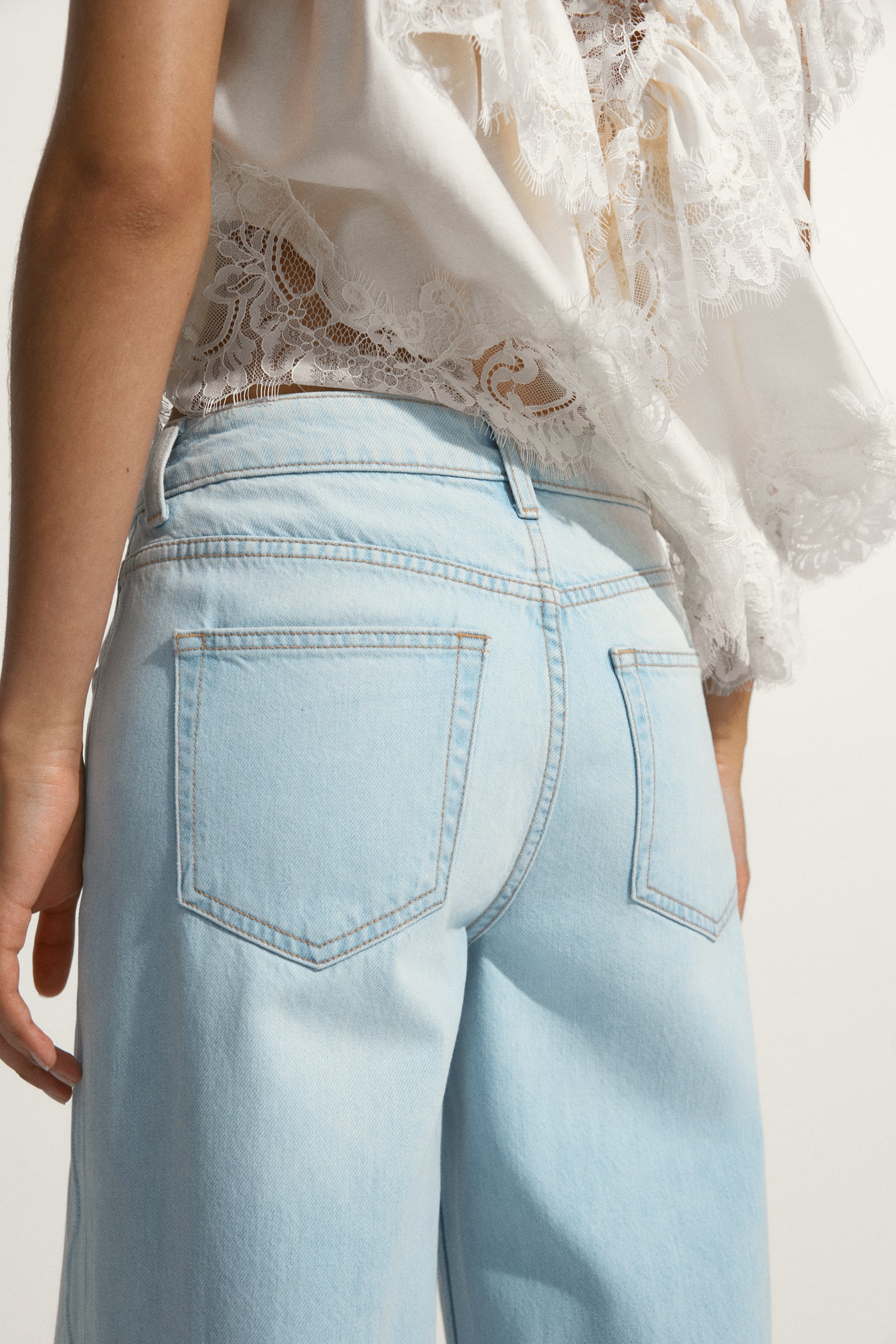 Wide-Leg High-Waist Jeans - 5