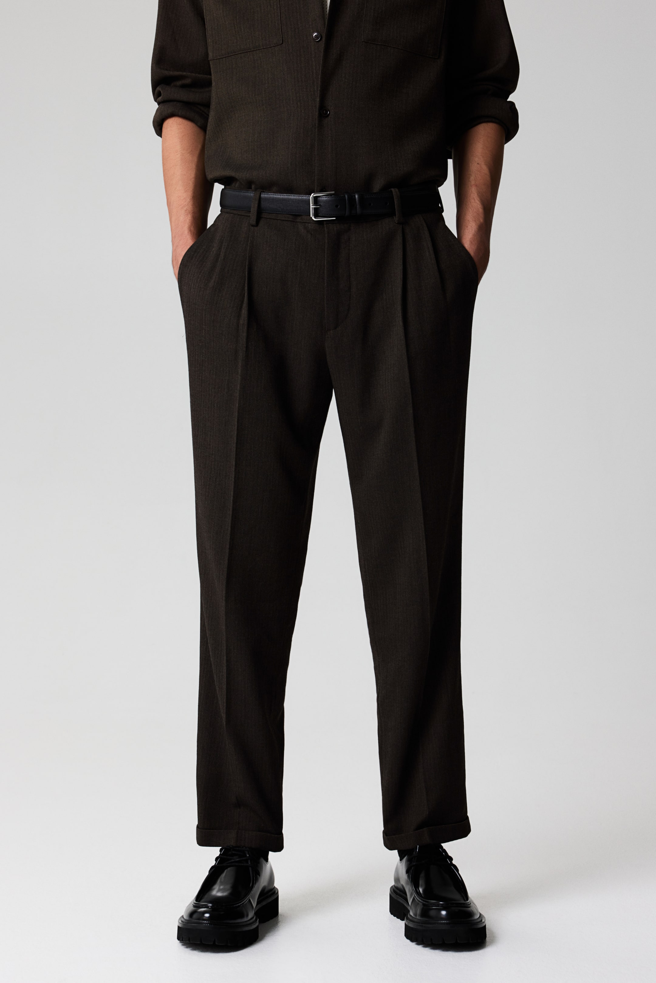 Regular Fit Tailored trousers - Dark brown - Men | H&M GB 4