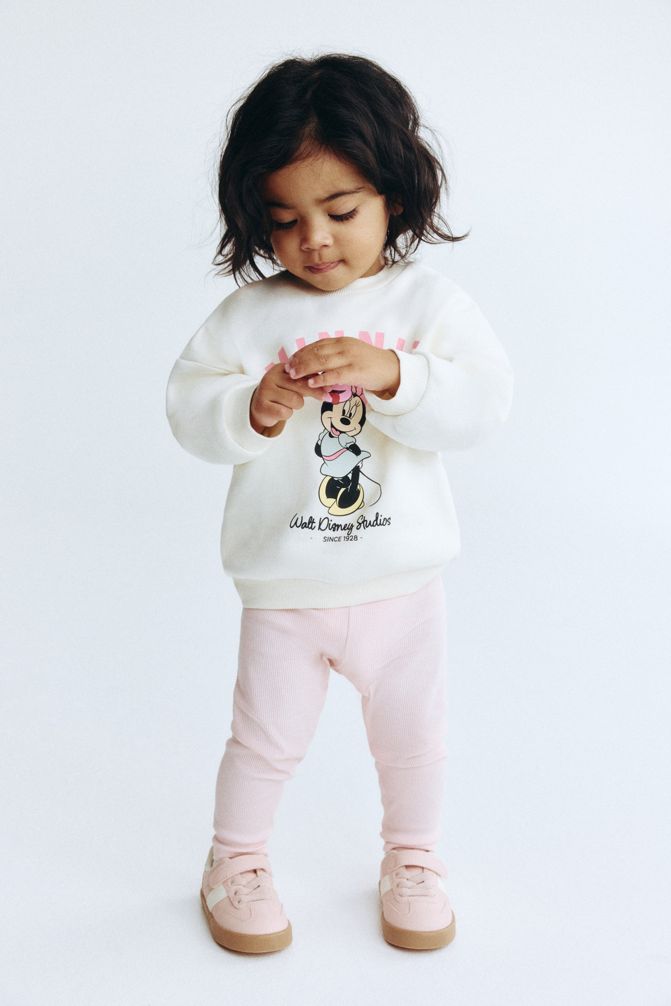 View larger image: 2-piece sweatshirt and leggings set - Cream/Minnie Mouse - Kids | H&M IN 3