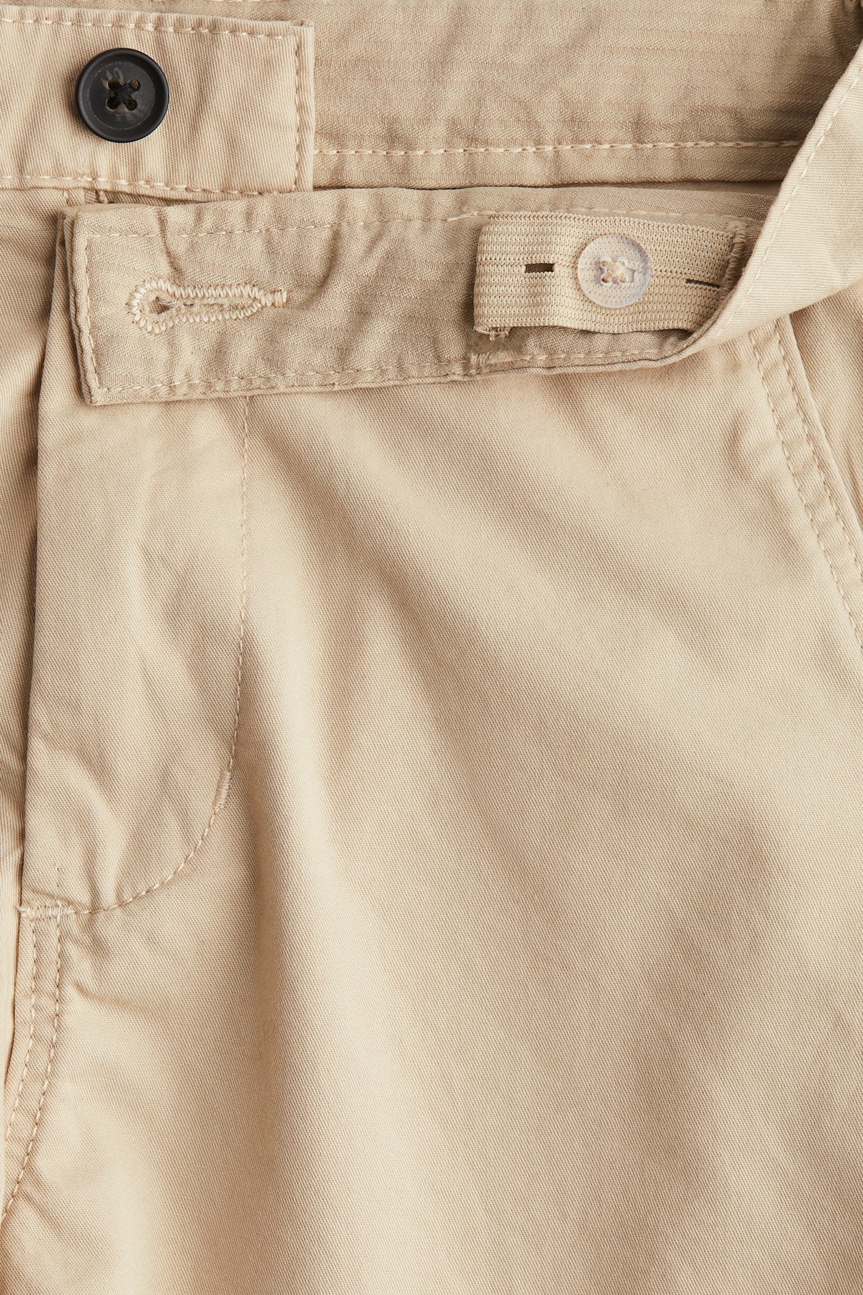 Boys Classic Chino Shorts in Dark Sapphire Navy / Haute Red DHM