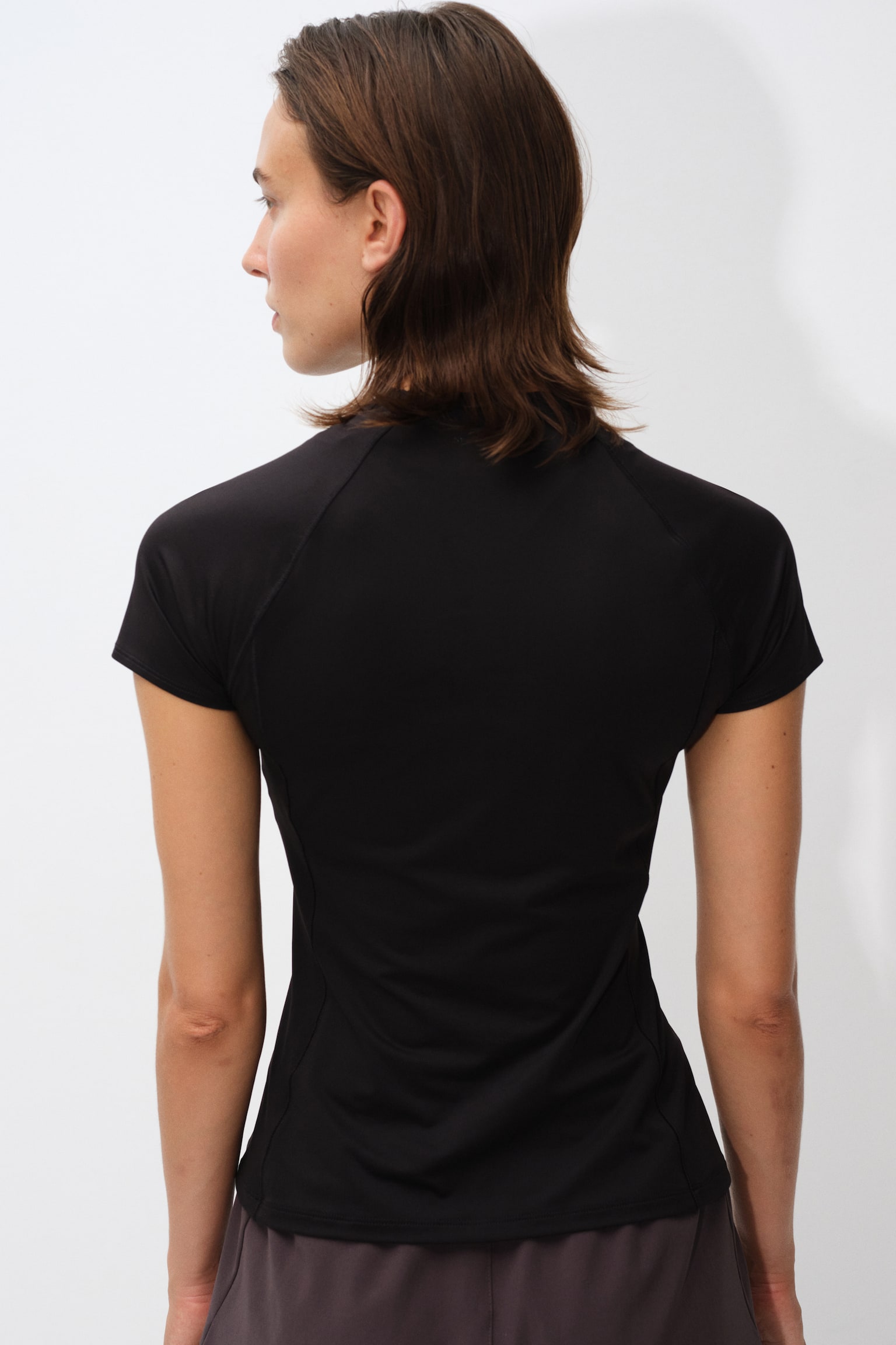 Женская футболка H&M Running T-Shirt with DryMove™, цвет: Чёрный — фото 4