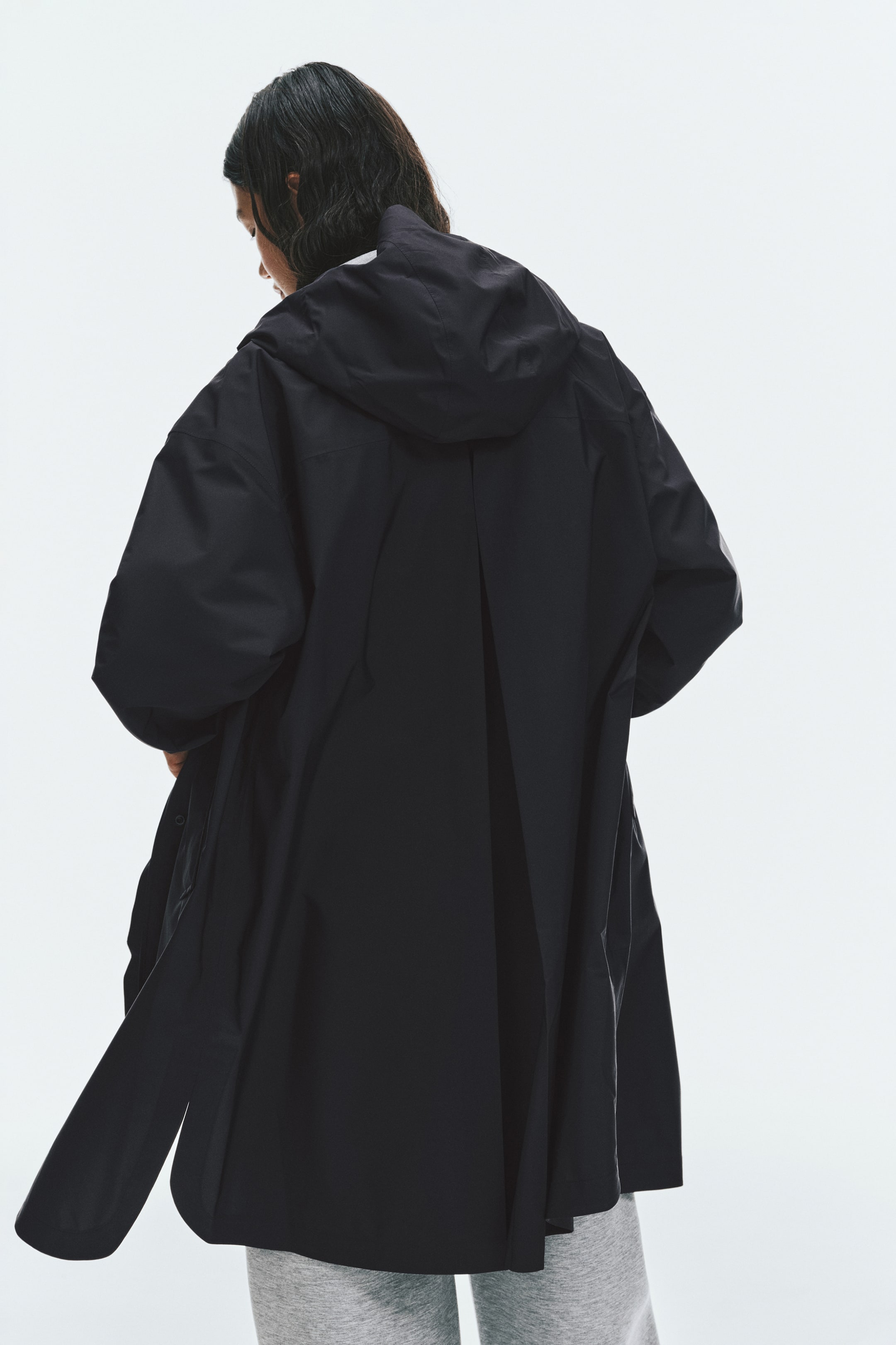 Loose-Fit Raincoat with StormMove™