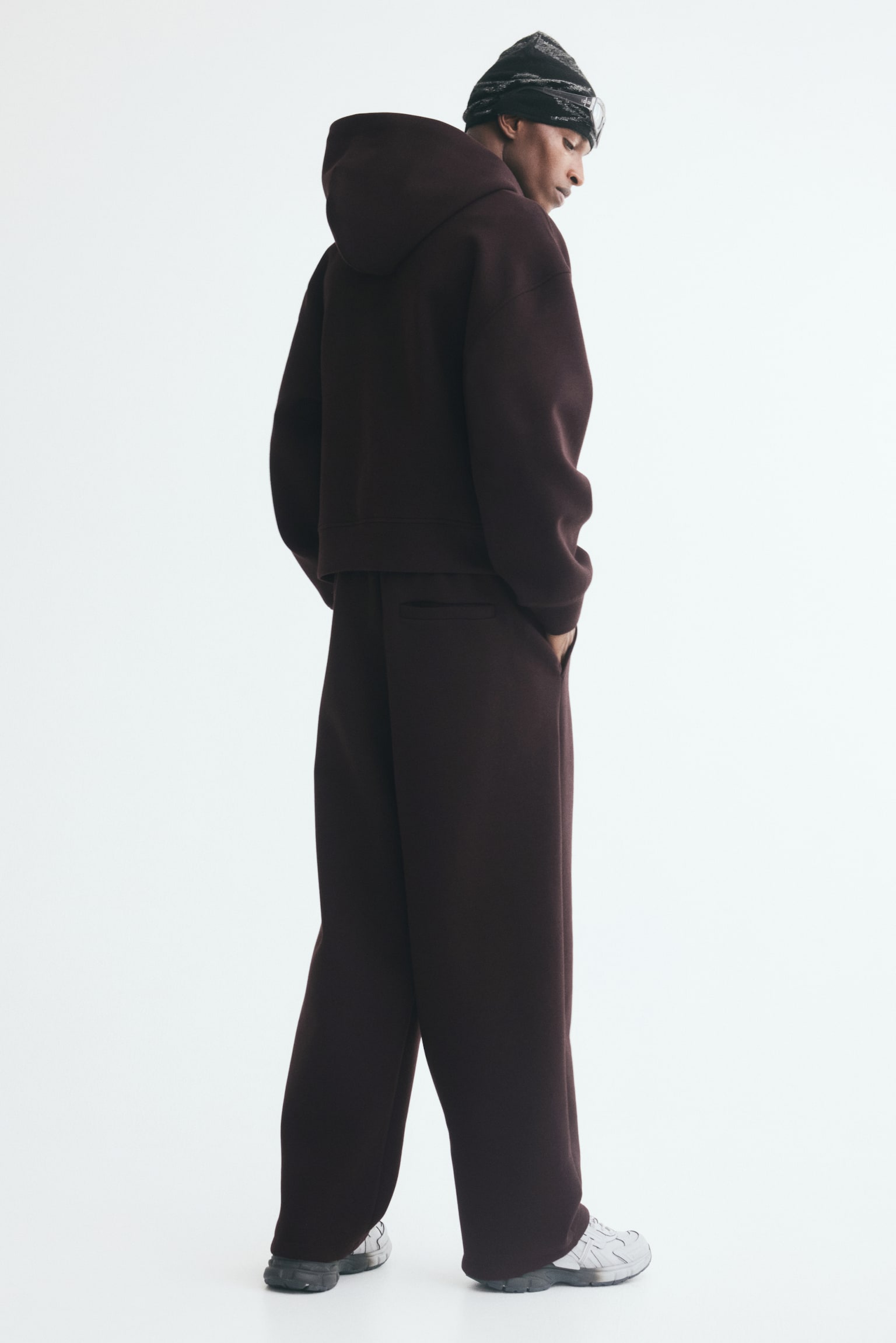 Мужские брюки H&M Relaxed-Fit Scuba Sweatpants, цвет: Тёмный коричневый — фото 5