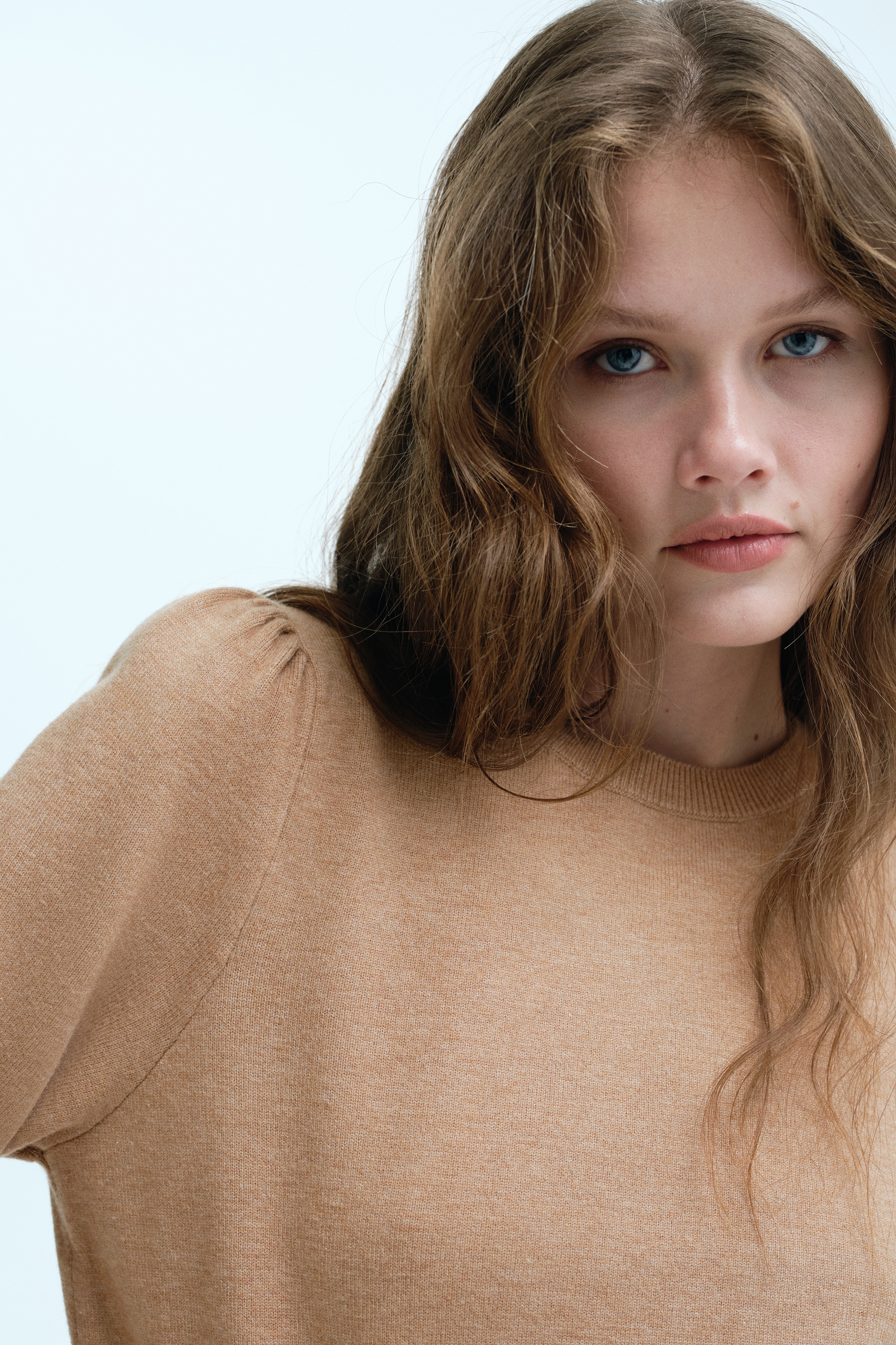 Puff-sleeved jumper
