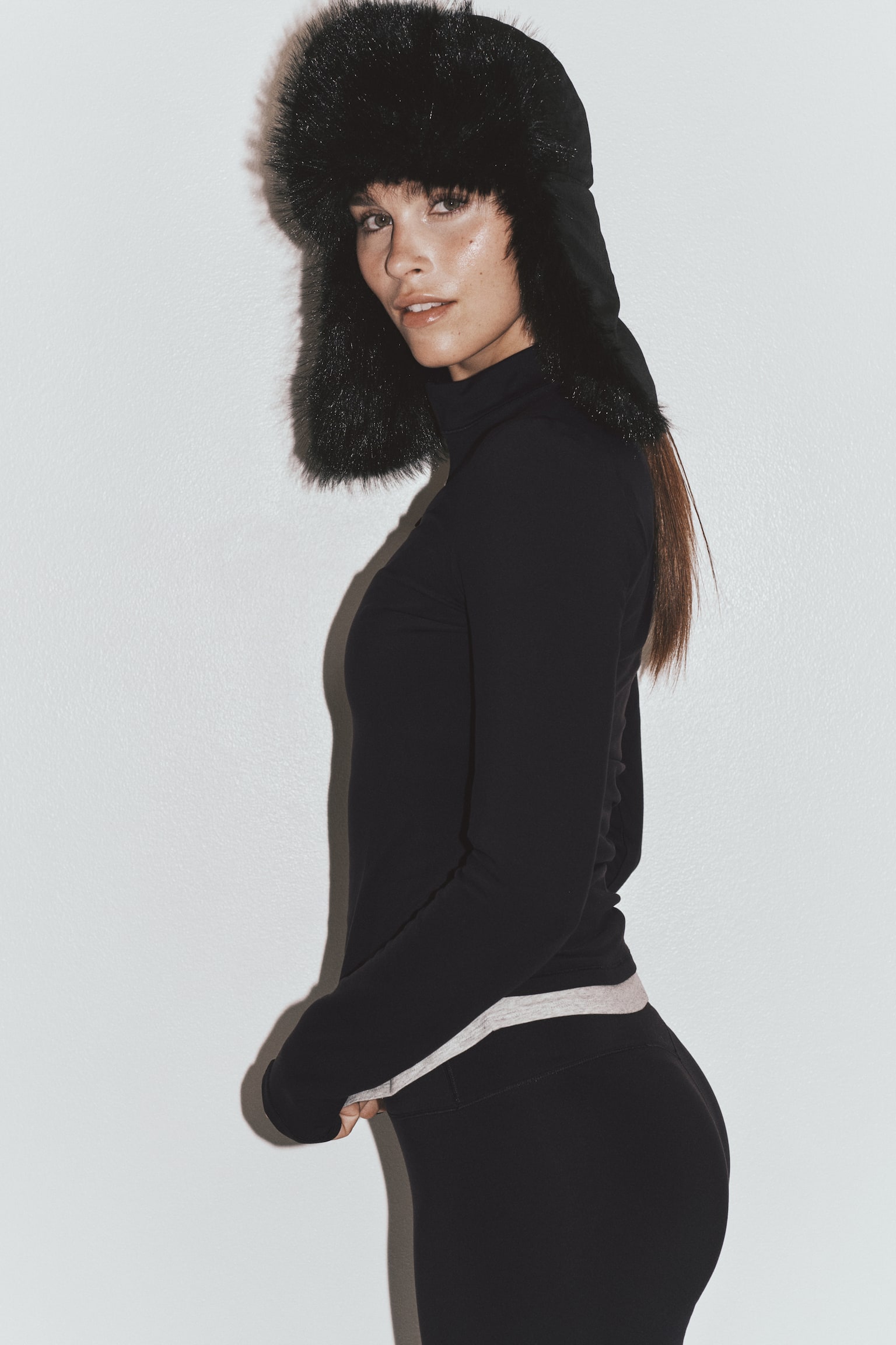 Женский топ H&M Move Warm Half-Zip Sports with Fleece SoftMove™, цвет: Чёрный — фото 5