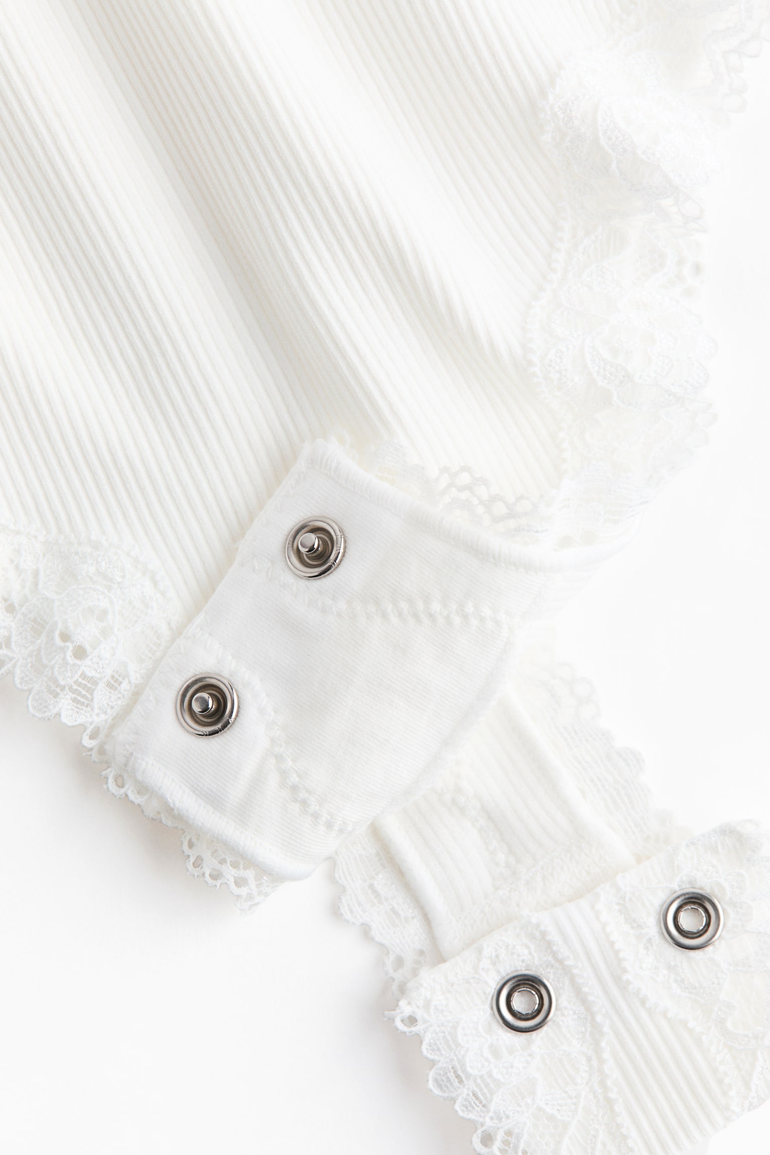 בגד גוף בעיטור תחרה Seamless - לבן/שחור - 3