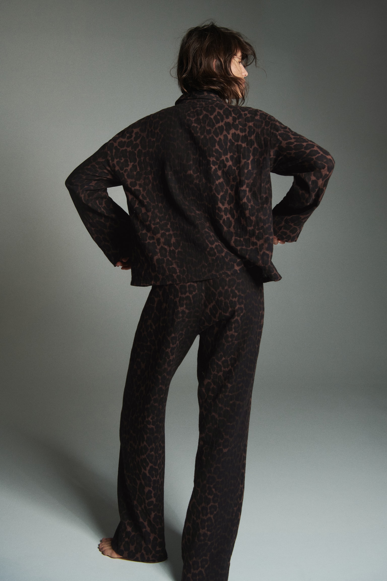 Pyjama aus Baumwollmusselin - Braun/Leopardenprint/Cremefarben/Geblümt/Schwarz/Braun/Cremefarben/Geblümt/Dunkelgrau/Dunkelrot/Herzen/Hellbeige/Leopardenprint - 6