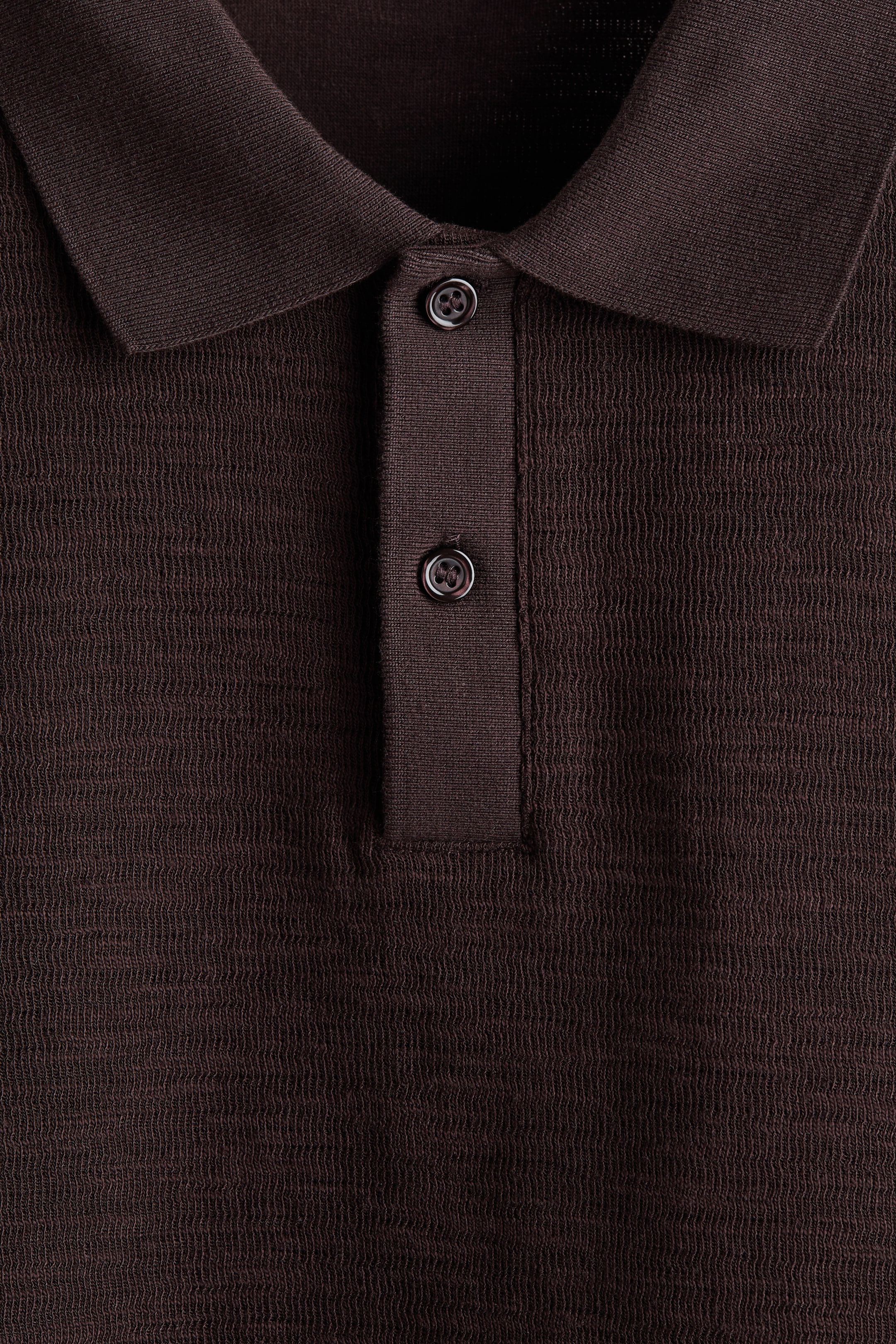 הצגת תמונה גדולה יותר: חולצת פולו מסריג ז'קארד Slim Fit - חום כהה - Men | H&M IL 6