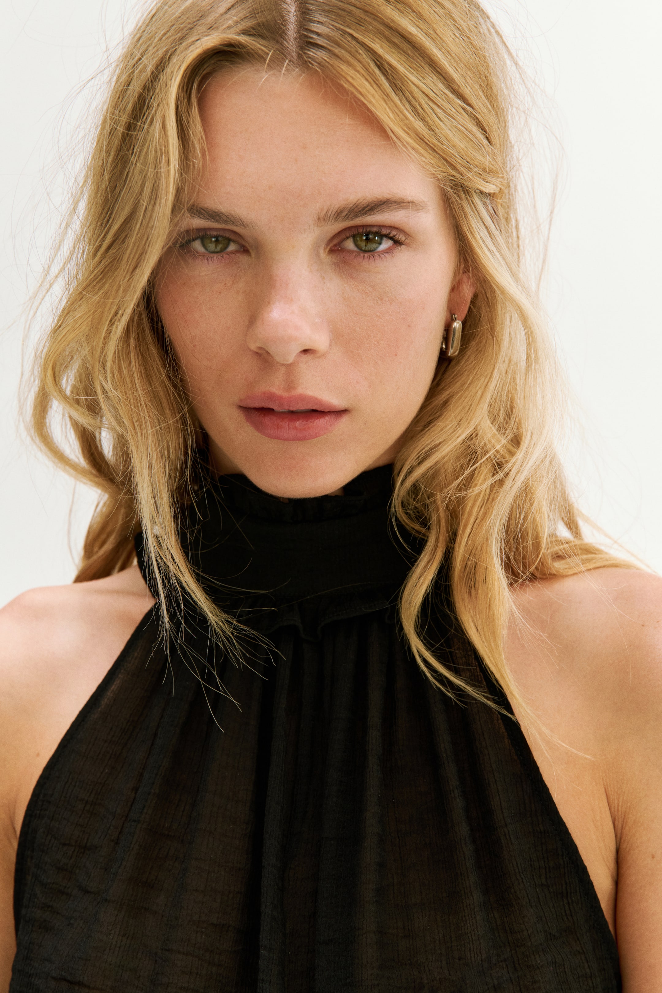 Женские топы H&M Frill-trimmed bow-collar top — фото 3