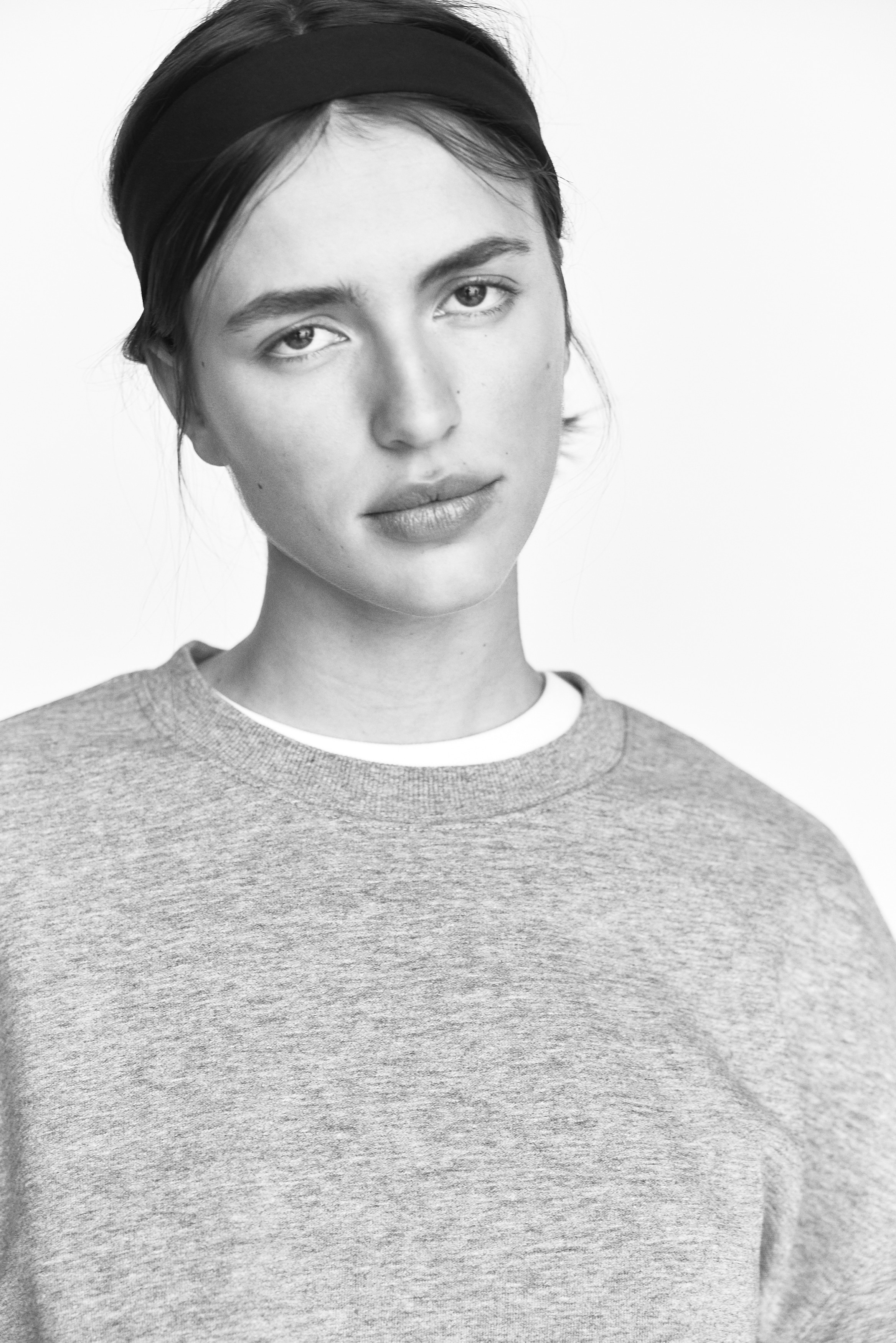 Short-sleeved sweatshirt