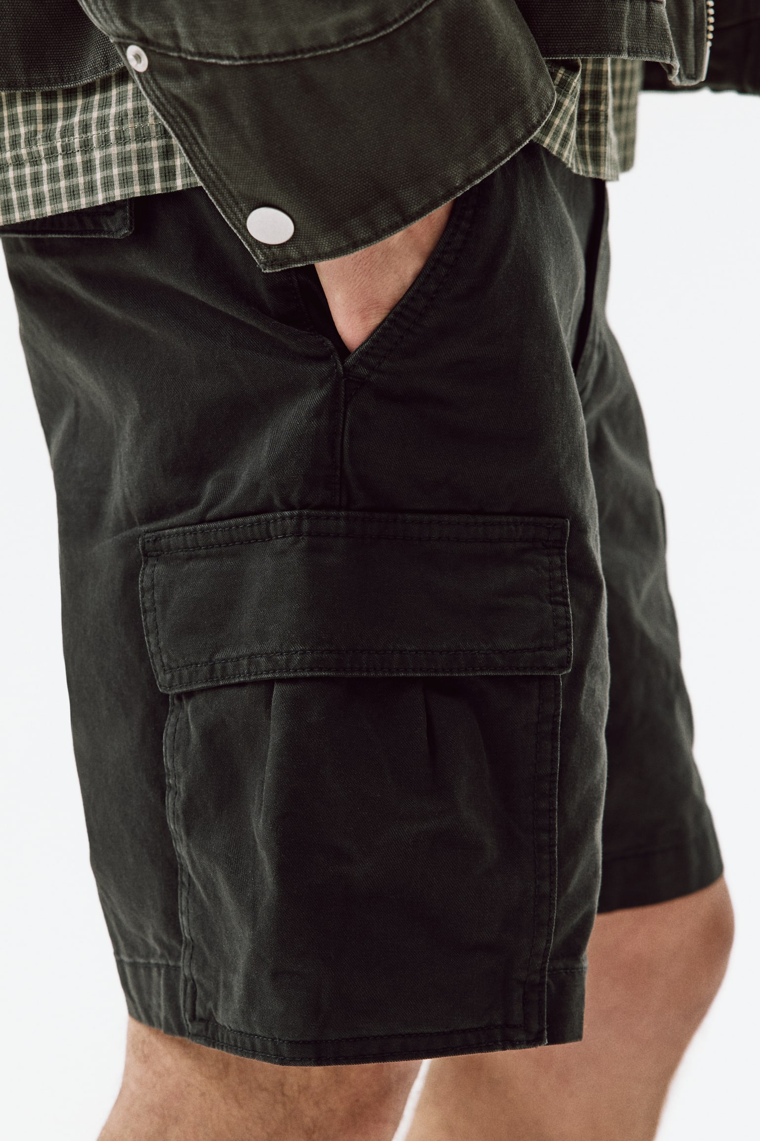 Relaxed Fit Cargo shorts - 4