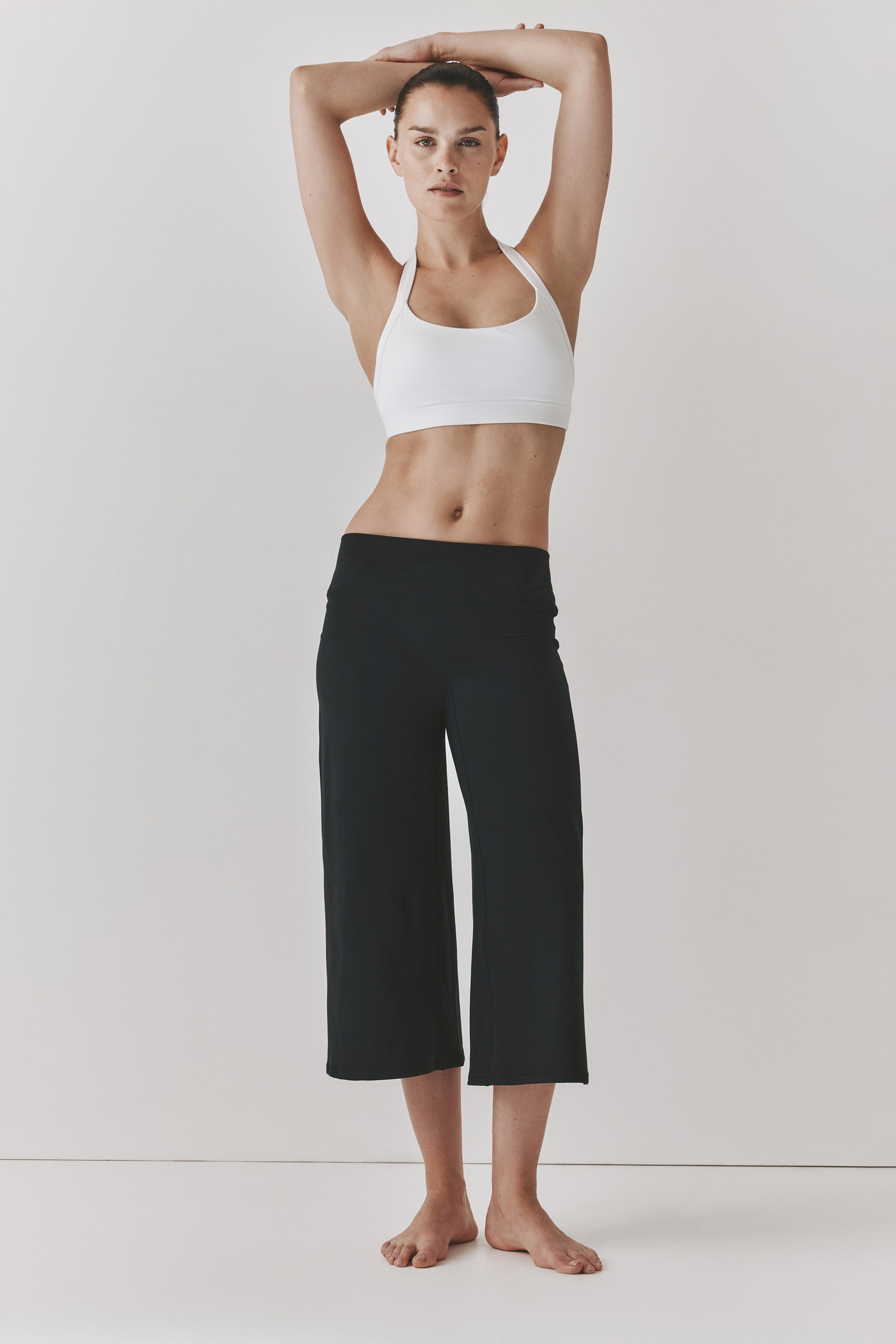Wide-Leg Capri Sports Leggings with SoftMove™