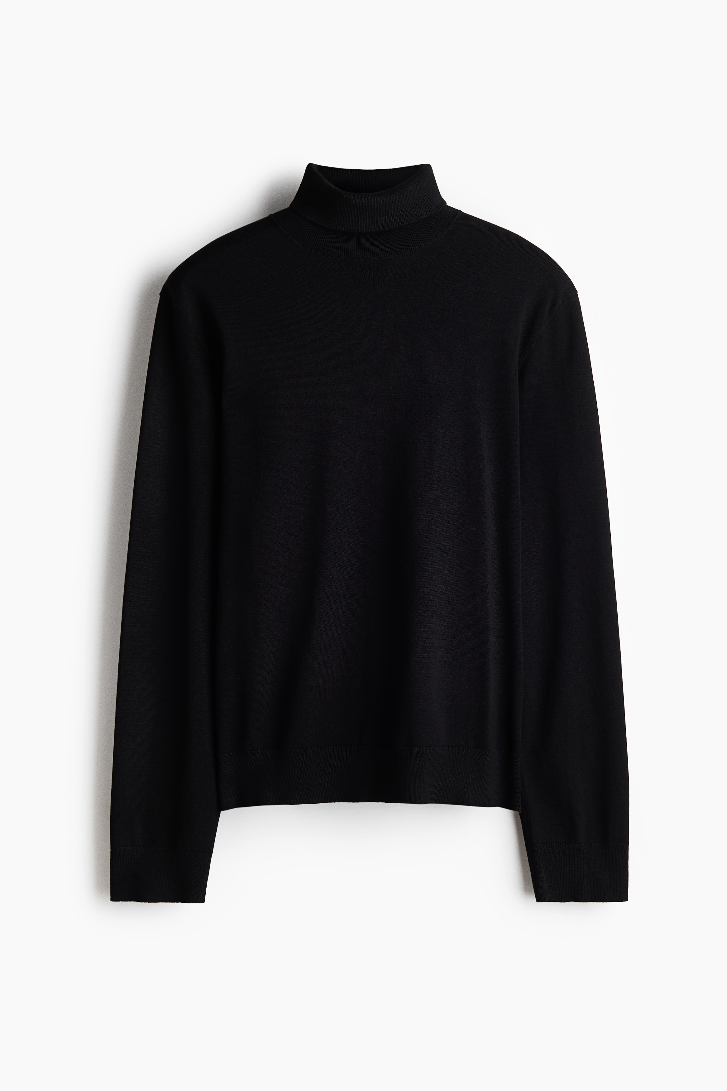 Regular Fit Fine-knit polo-neck jumperModel