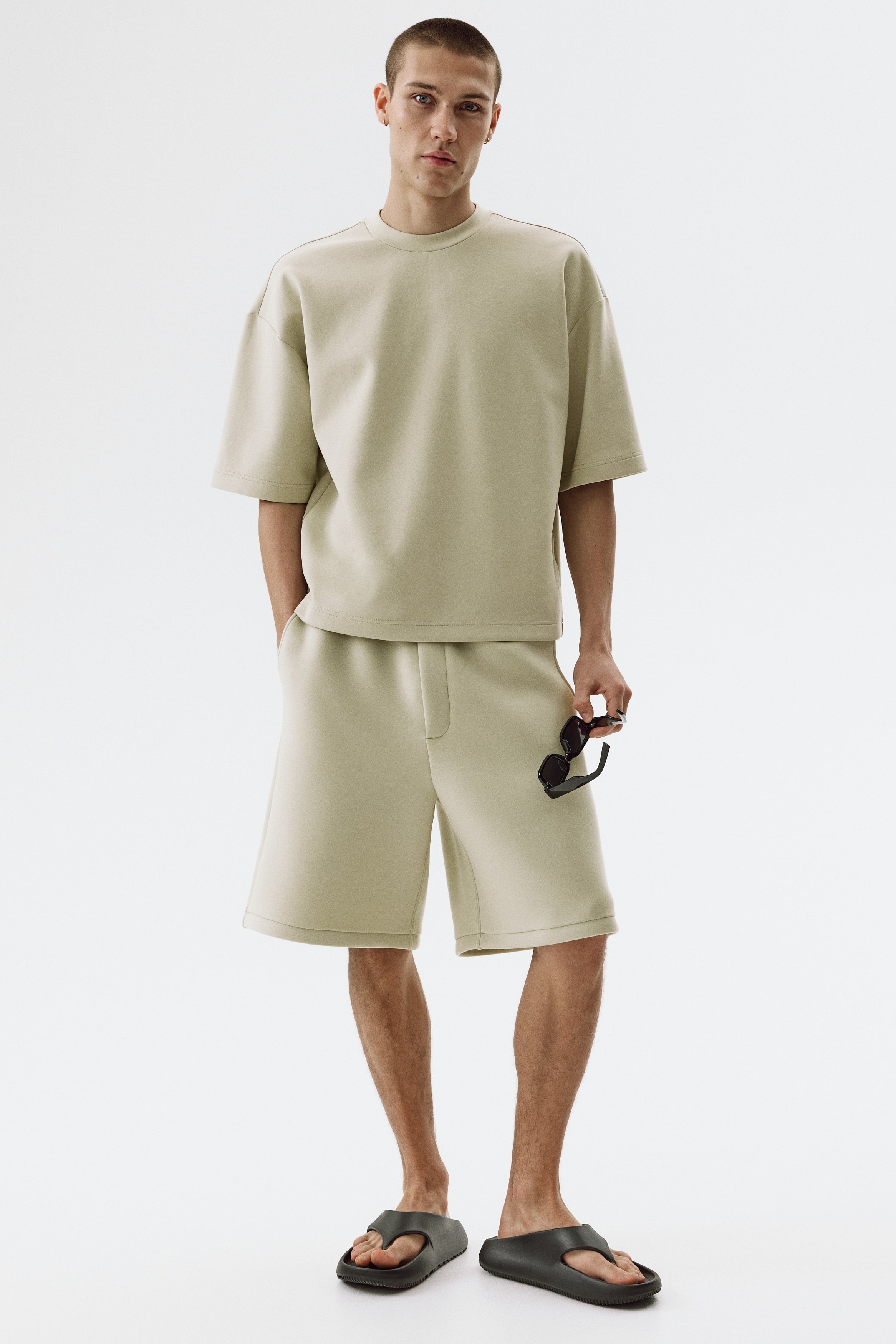 Scuba-T-Shirt in Oversized Fit - Helles Mattgrün/Hellgraumeliert/Cremefarben/Dunkles Khakigrün
