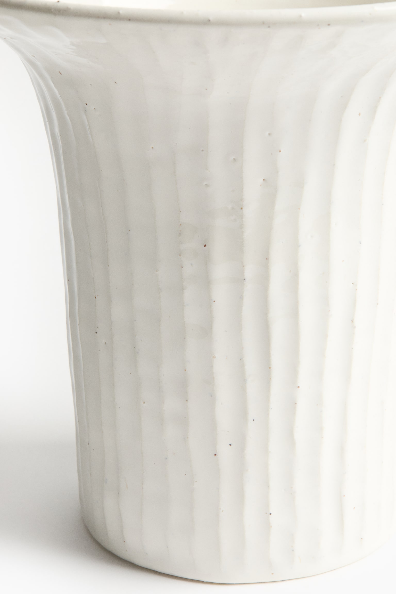 אגרטל קרמיקה גדול עם טקסטורה - לבן - 3