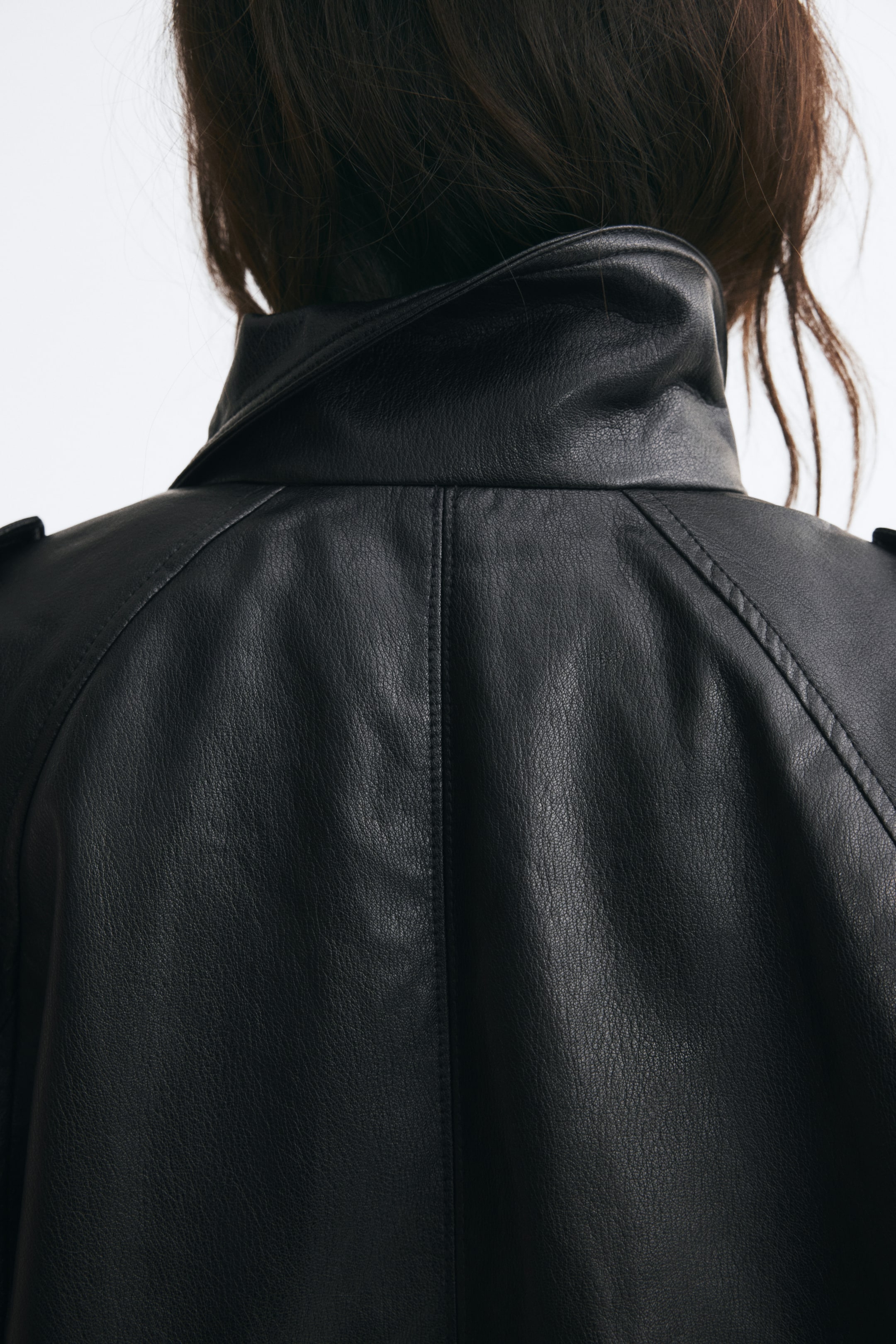Женские куртки H&M Oversized Coated Jacket — фото 5