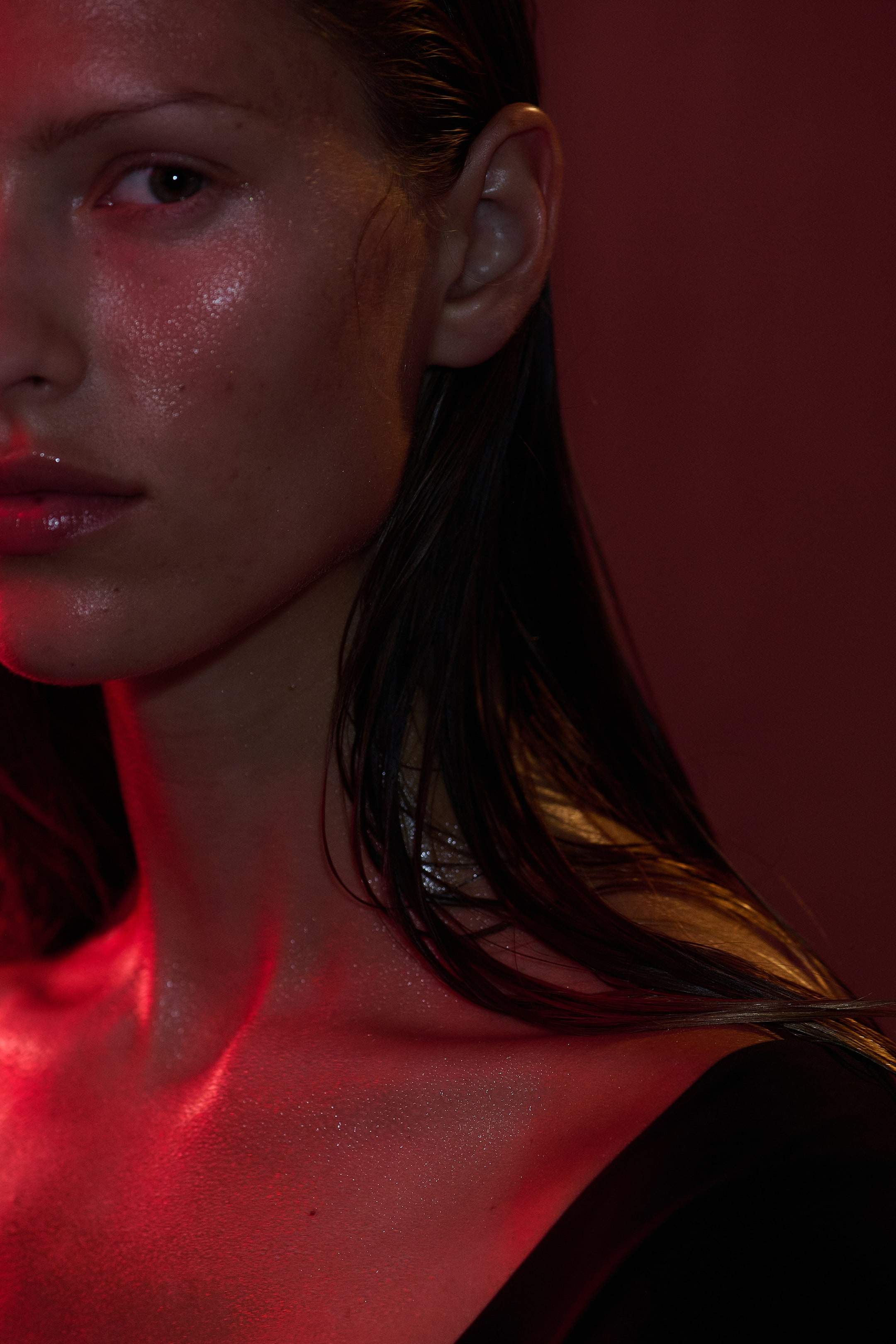 View larger image: Sports top with SculptMove™ - Black - Ladies | H&M IN 5