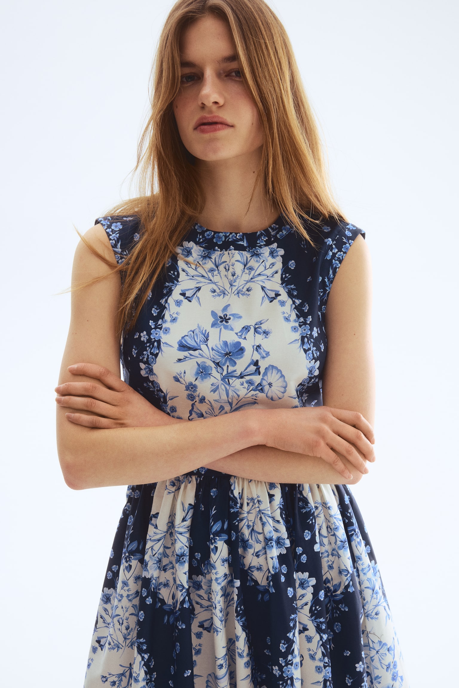 Vestido em popelina com saia rodada - Azul marinho/Floral azul - 6