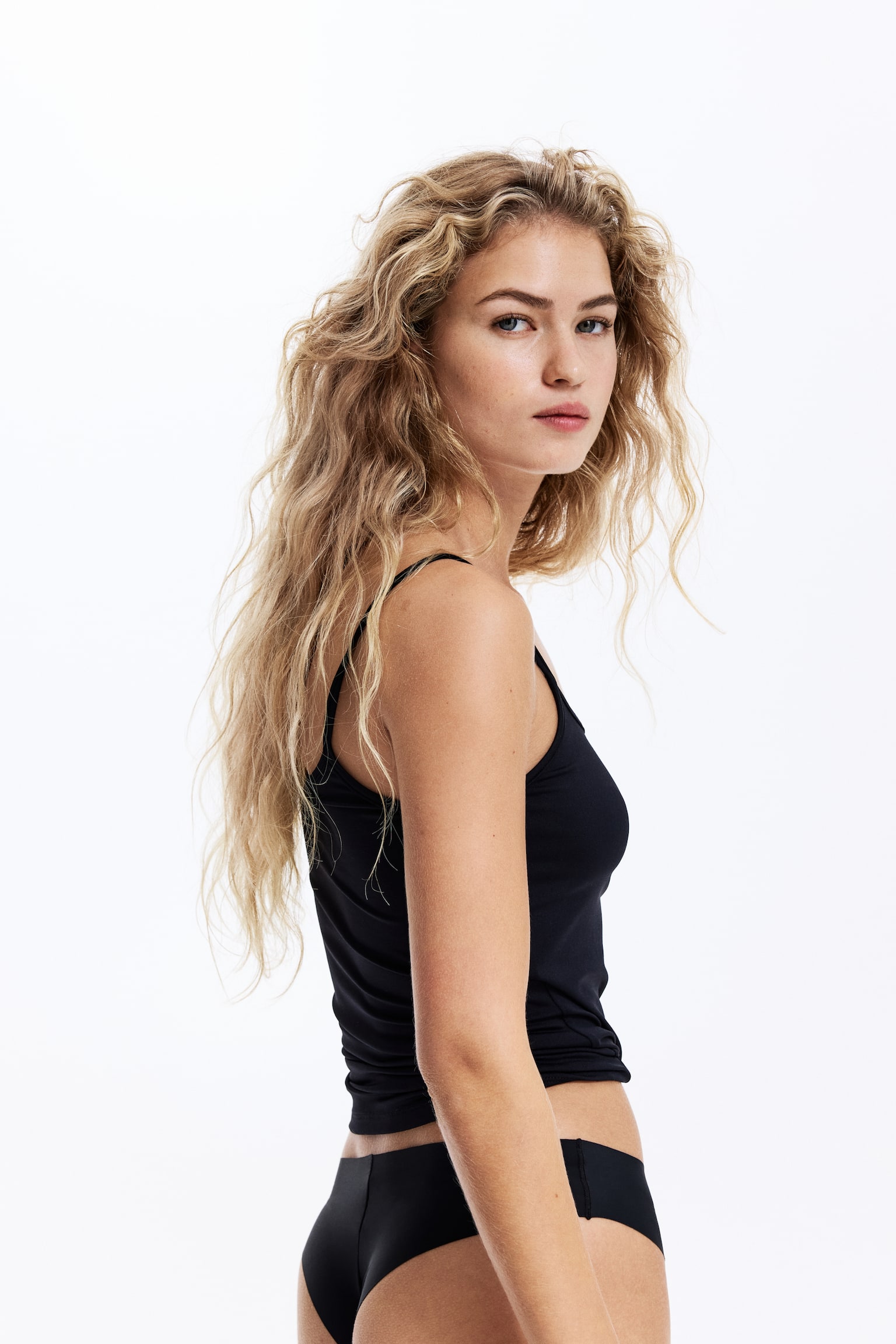 3 kpl mikrokuituisia brazilian-alushousuja - Musta/Roosa/Kermanvaalea/Musta - 8