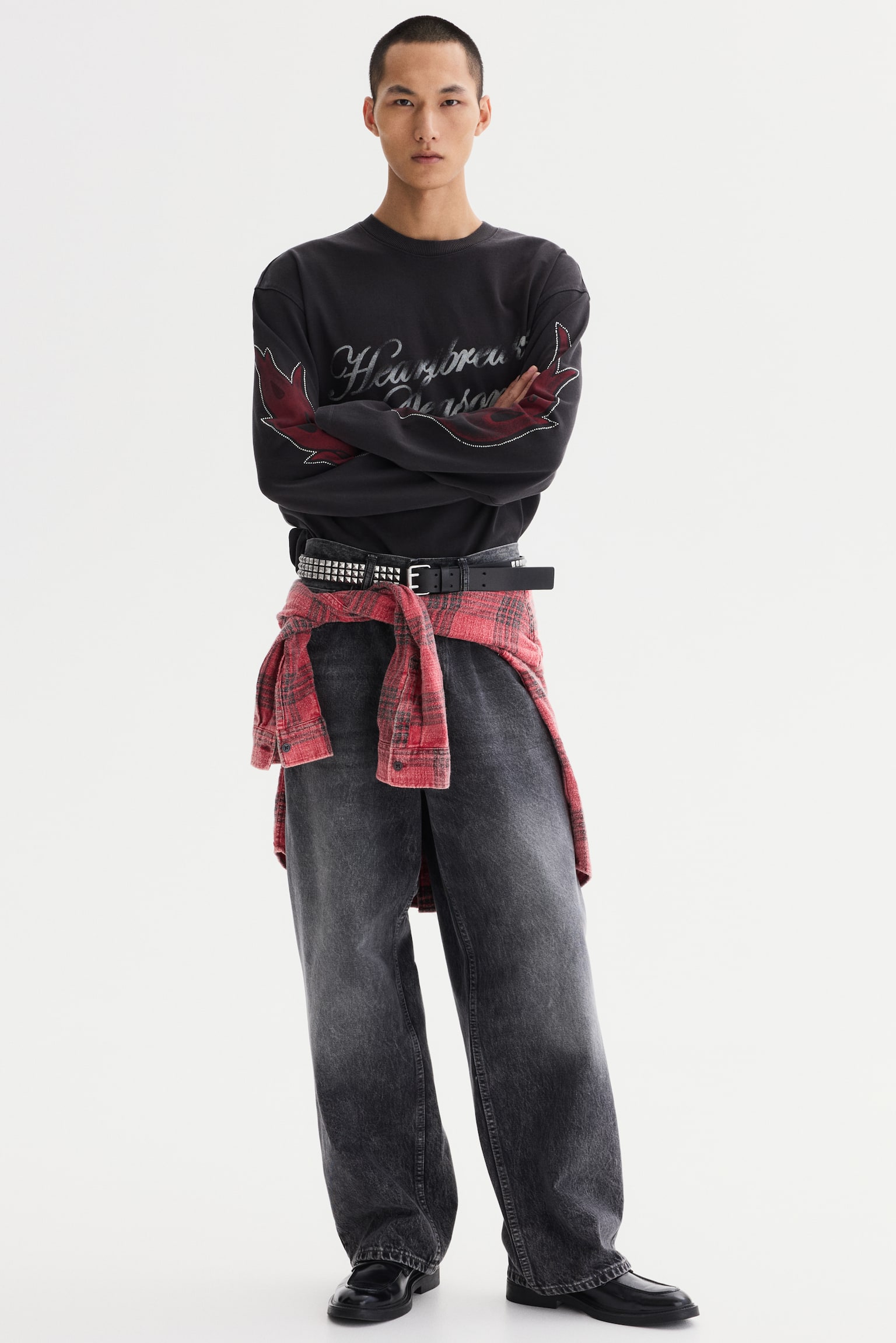 Loose-Fit Long-Sleeved T-Shirt - Black/Heartbreaker Season/Pink/No Love Just Fire - 8