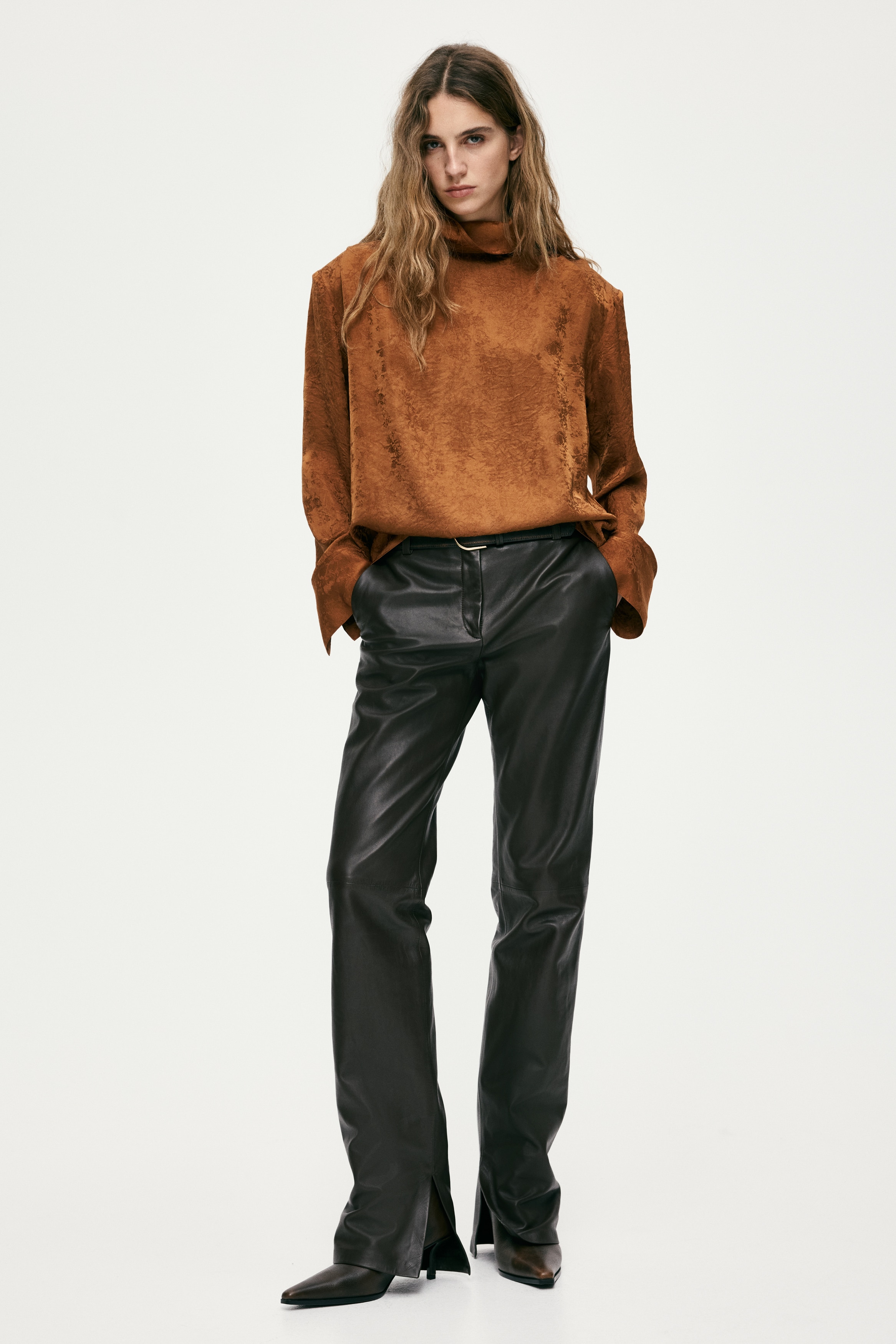 Shoulder-pad blouse