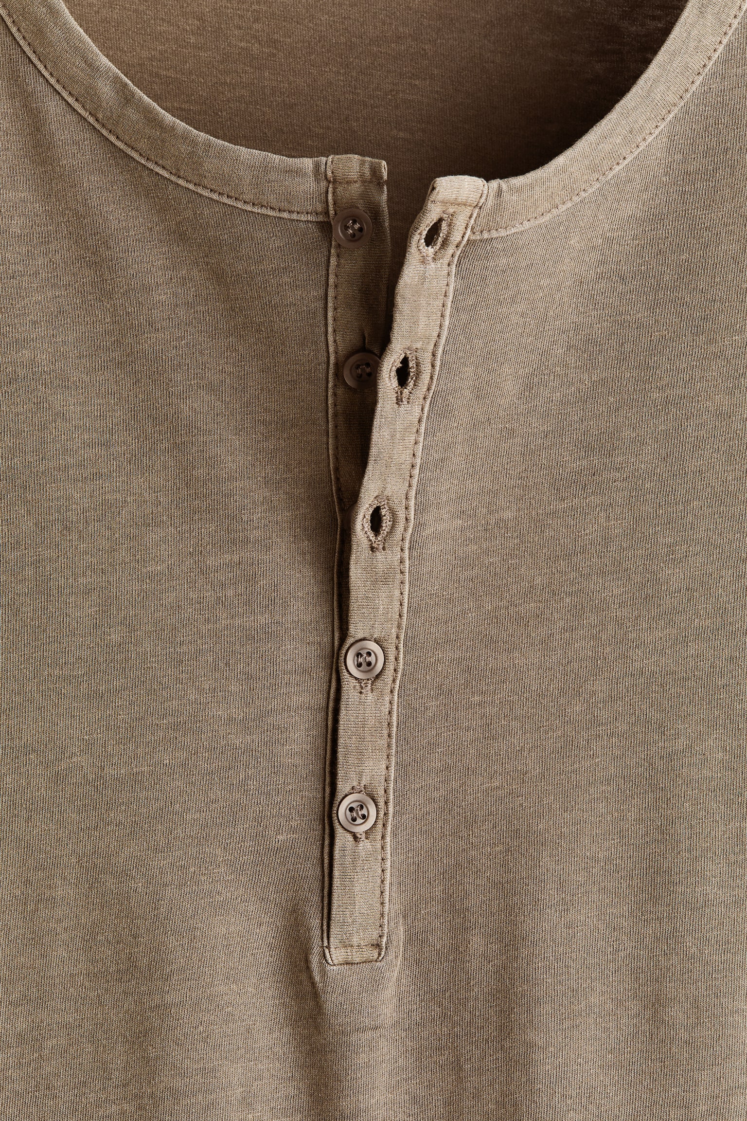 Мужская рубашка H&M Relaxed-Fit Henley, цвет: Серо-коричневый — фото 7