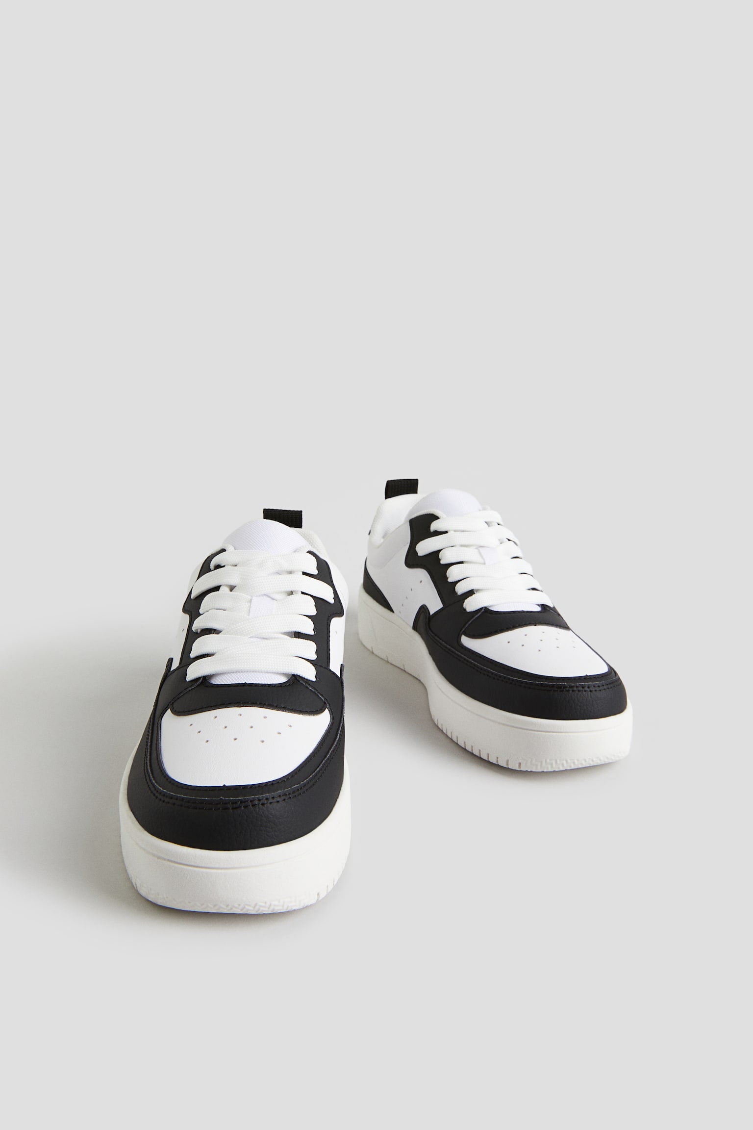 Sneakers - Black/White/White - 4