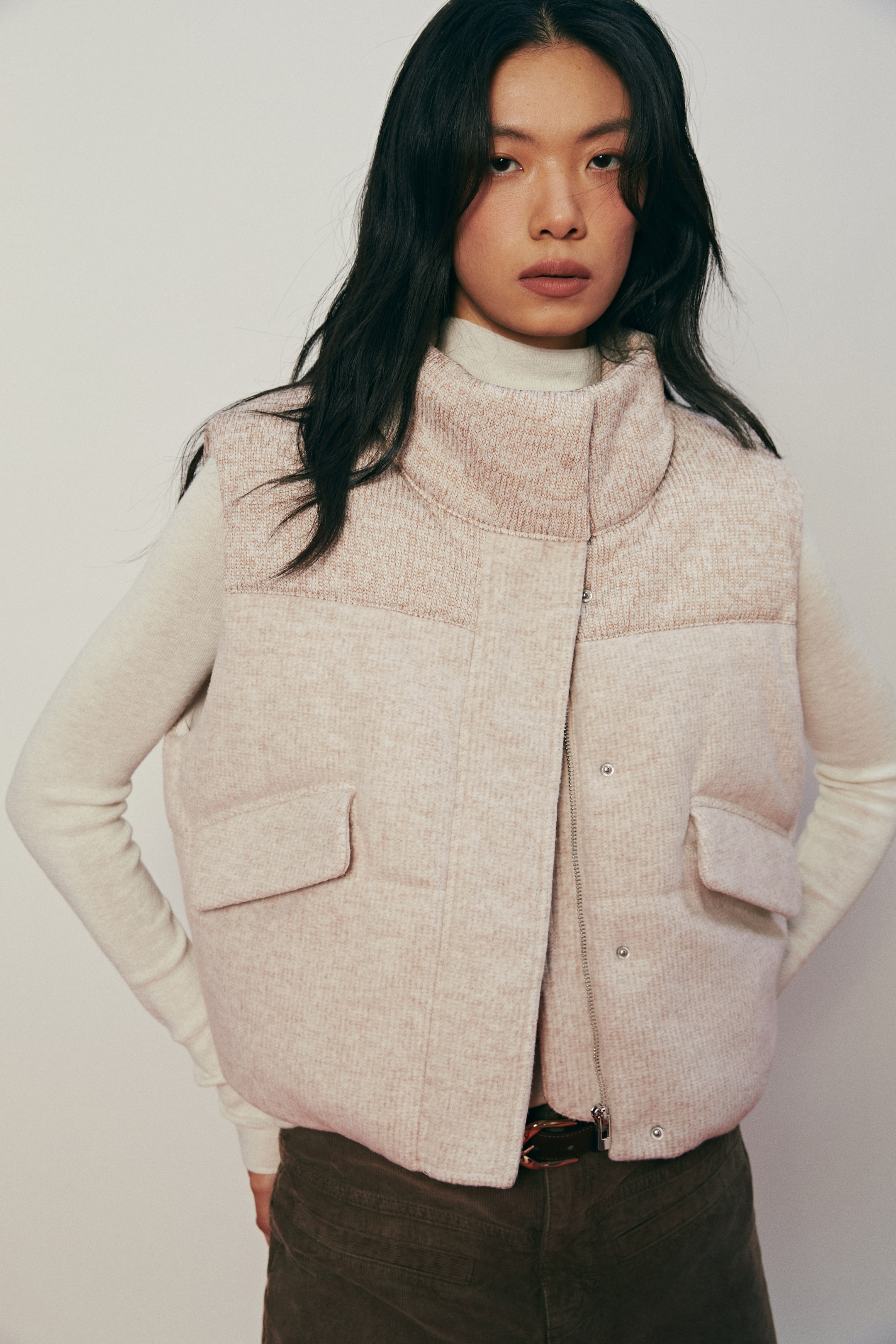 拡大画像を表示: ニットパファーベスト - ライトベージュ - レディース | H&M JP 2