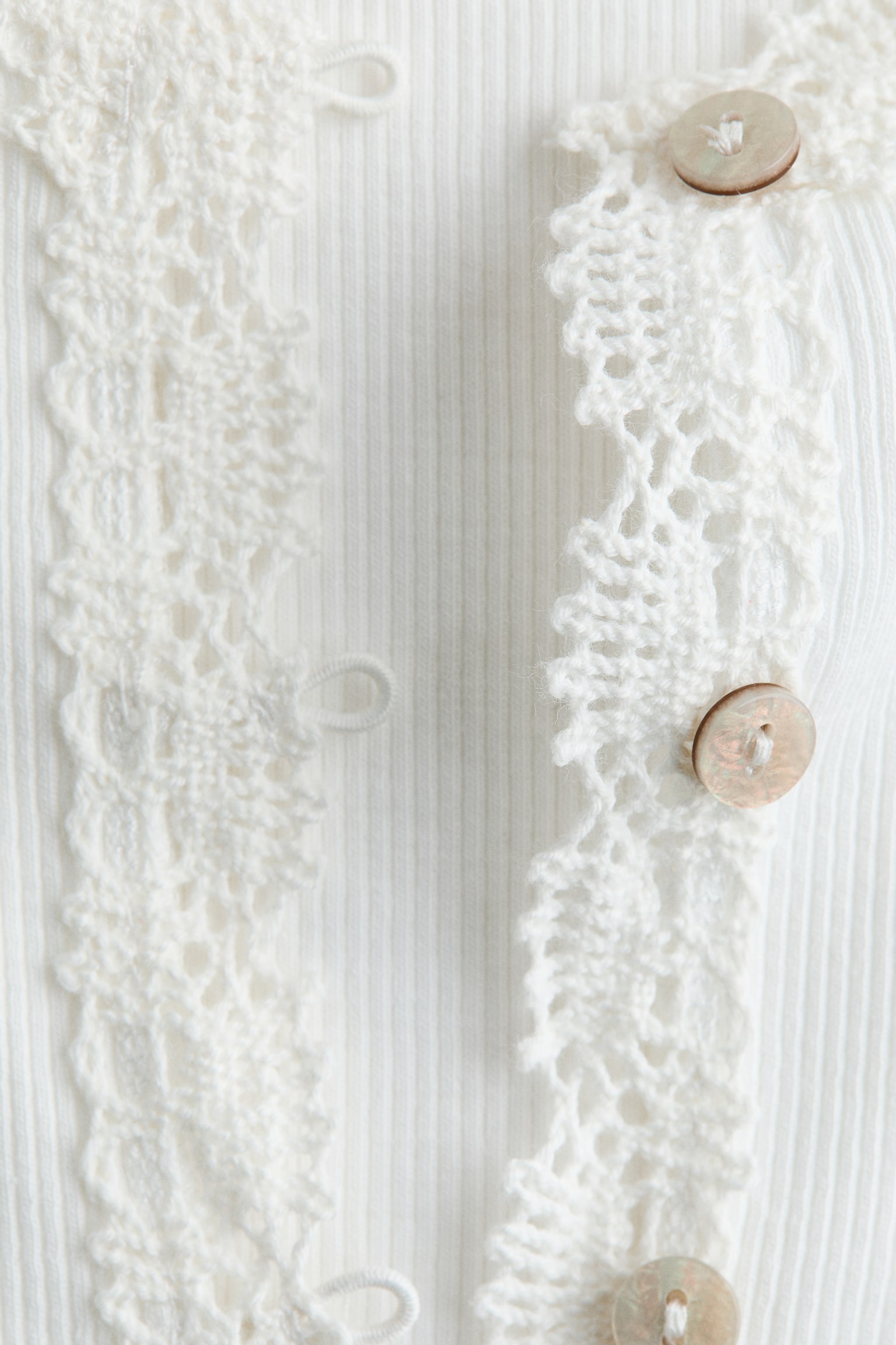 Женский топ H&M Lace-Trimmed Cotton Top, цвет: Белый — фото 4