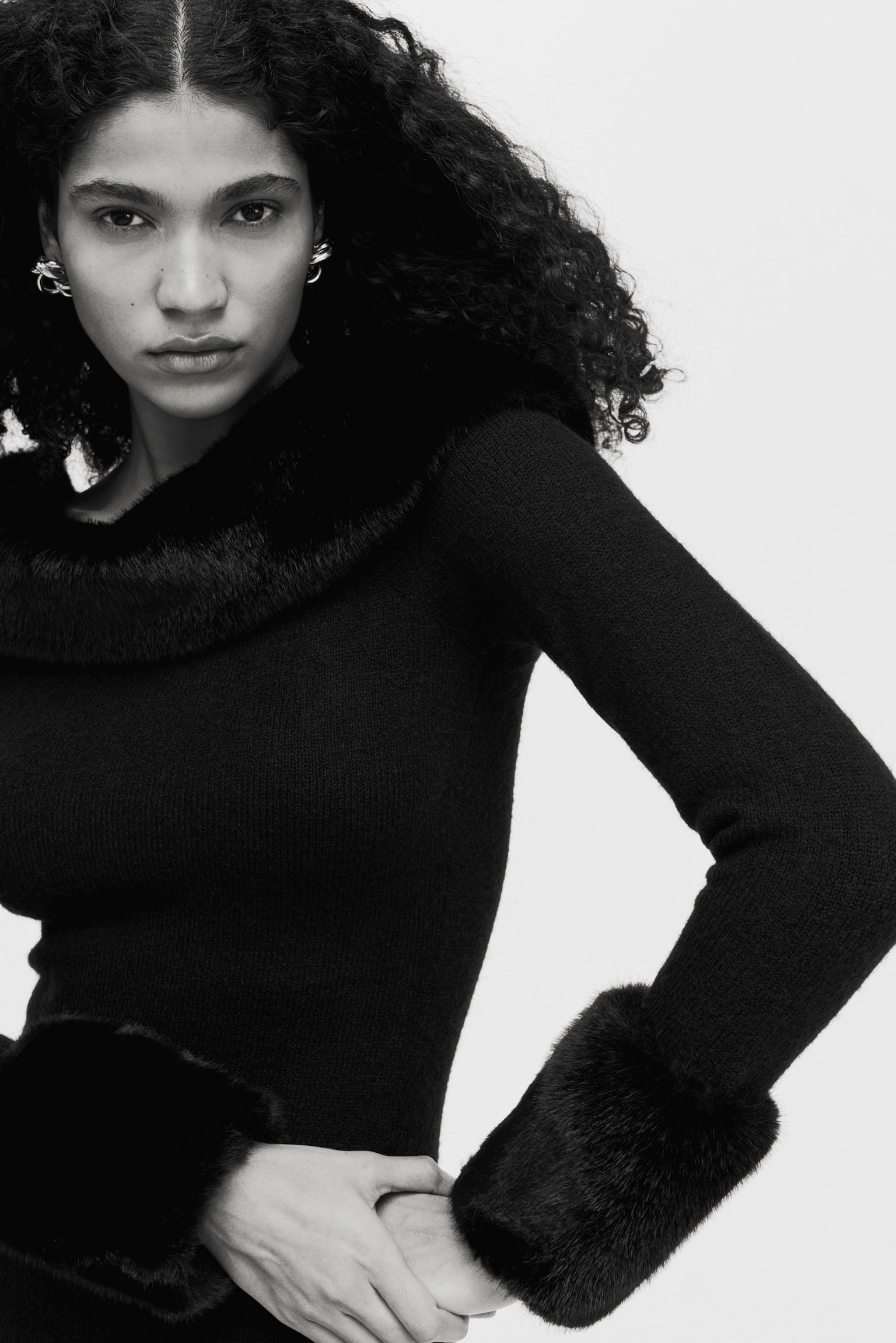 Knitted off-the-shoulder dress - Black - 7