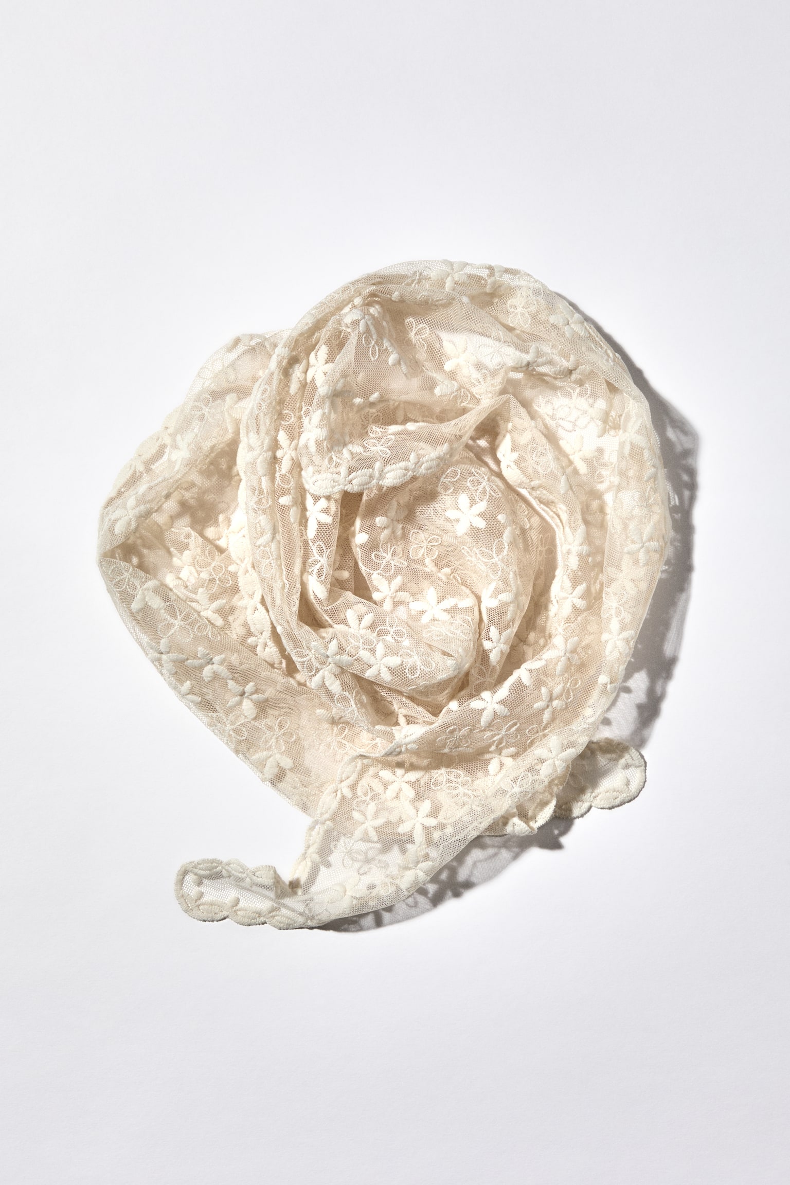 Embroidered mesh hip scarf - Light beige/Blue/Light pink - 1