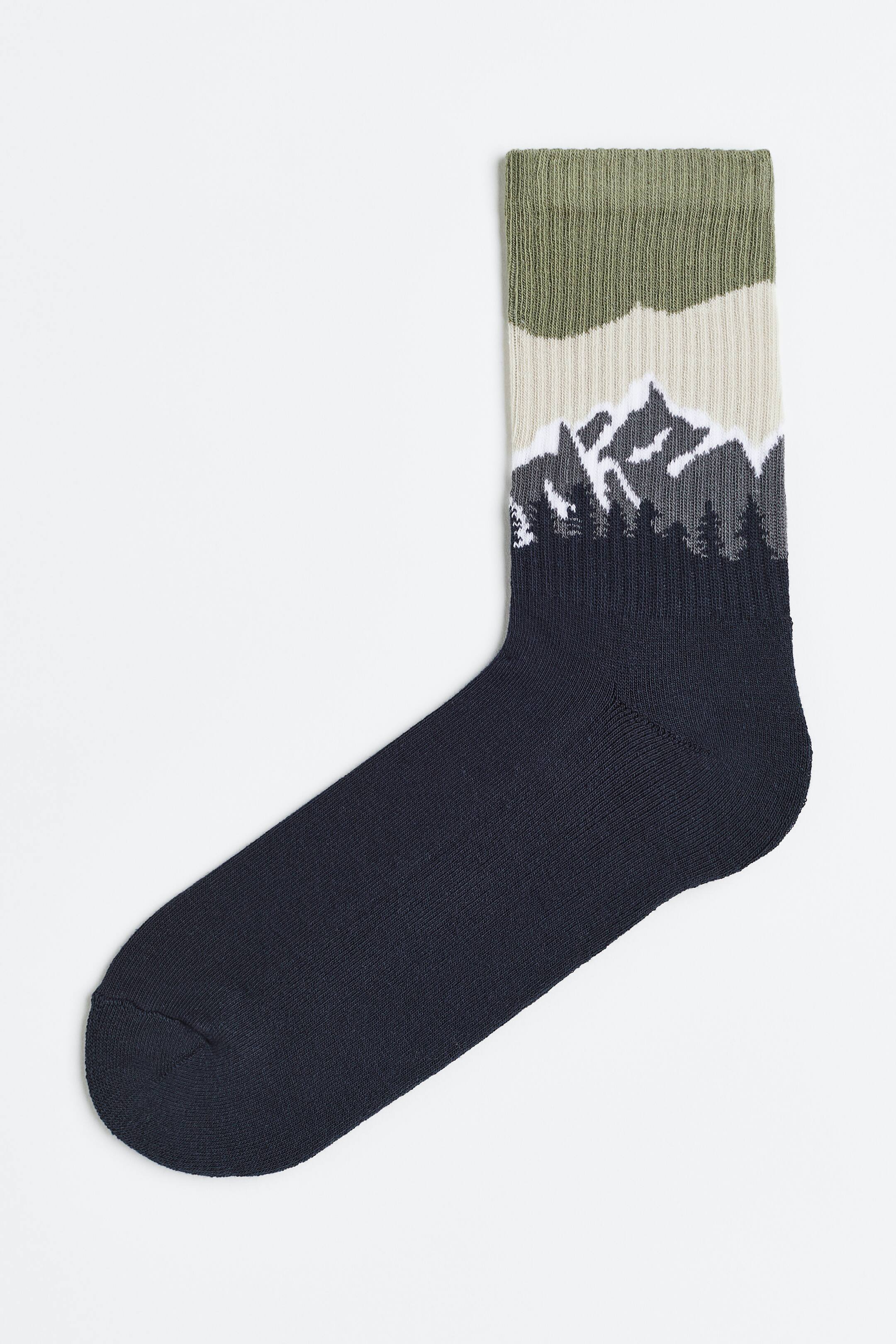 Xem ảnh lớn hơn: Tất - Màu xanh kaki/Núi - Men | H&M VN 1