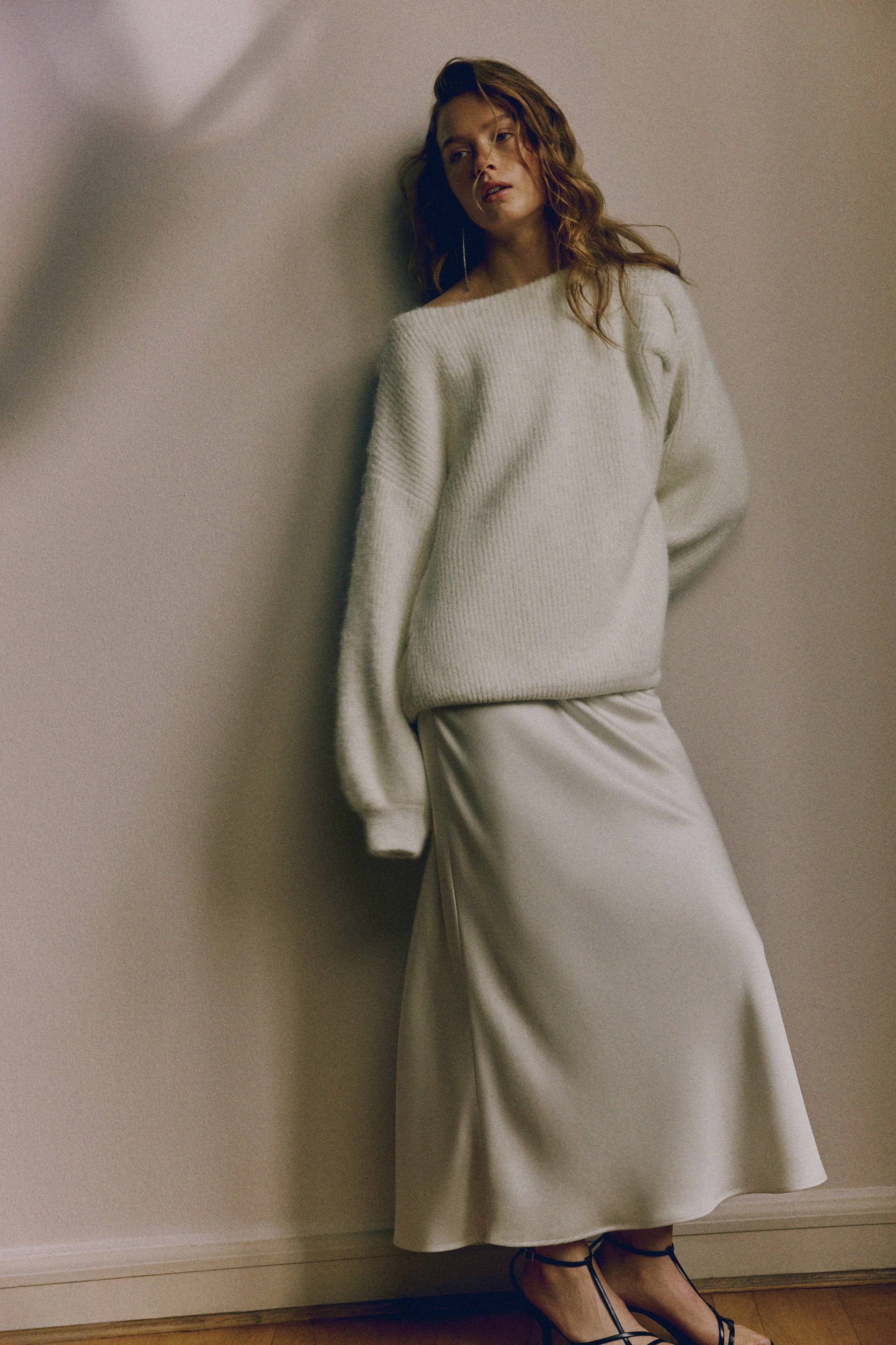 Oversized boat-neck jumper